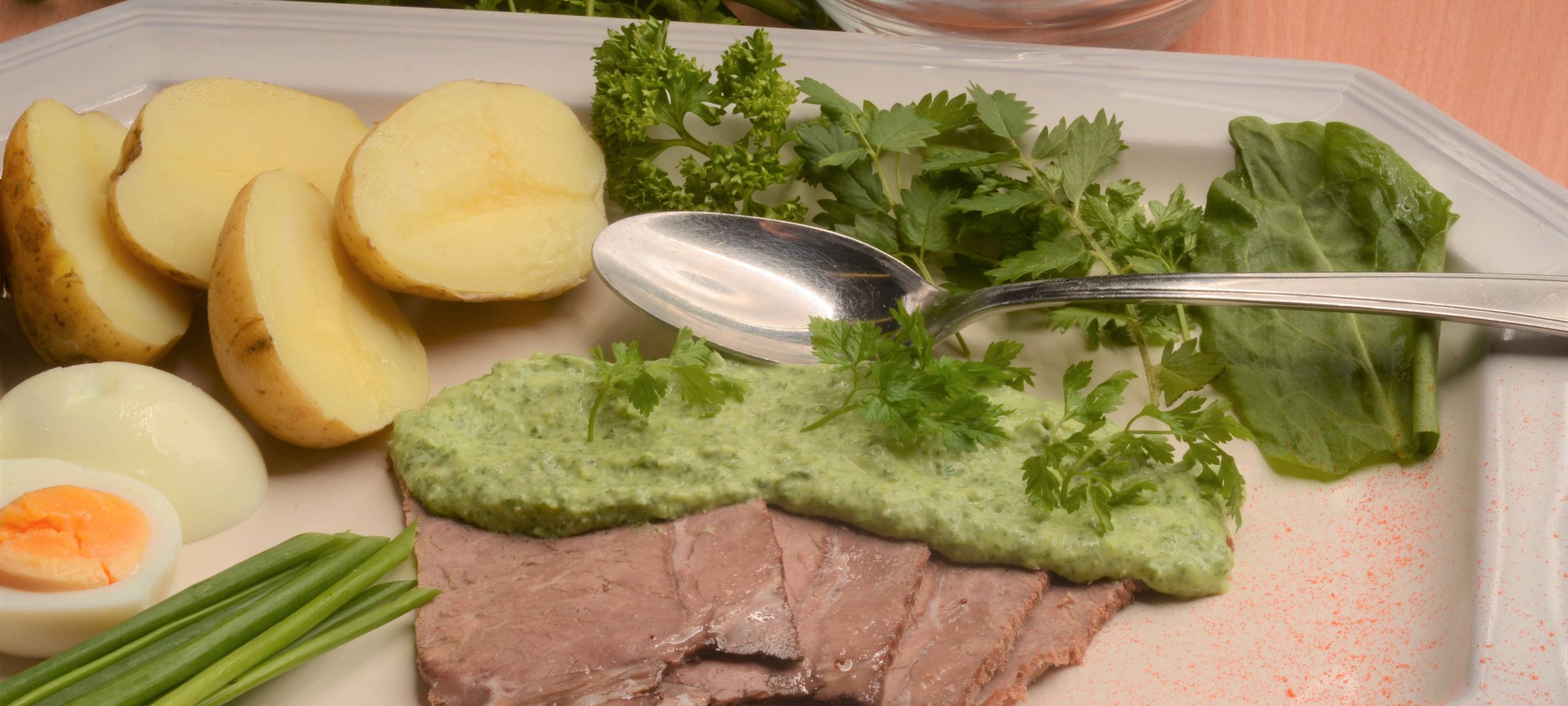 Frankfurter Grüne Soße mit Ochsenbrust und Kartoffeln