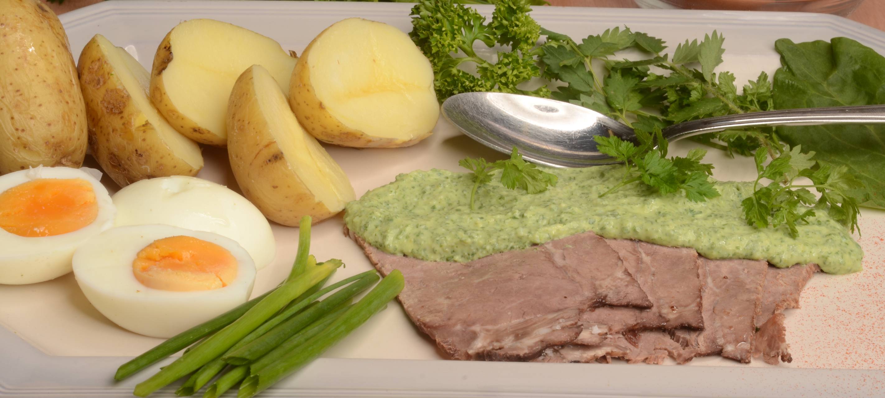 Frankfurter Grüne Soße mit Ochsenbrust und Kartoffeln