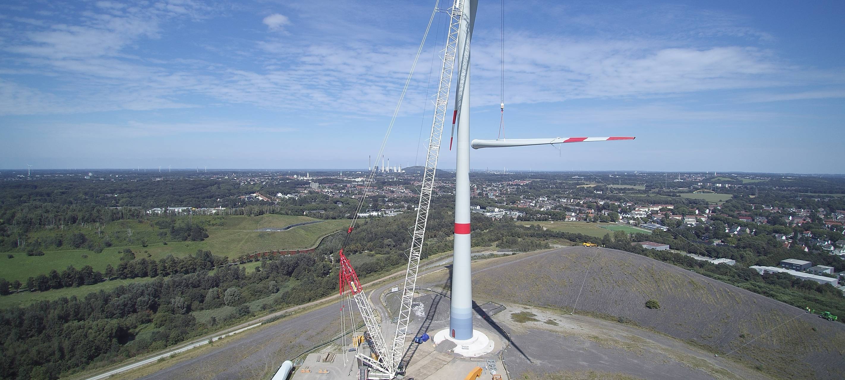 Montage des zweiten Rotorblatts