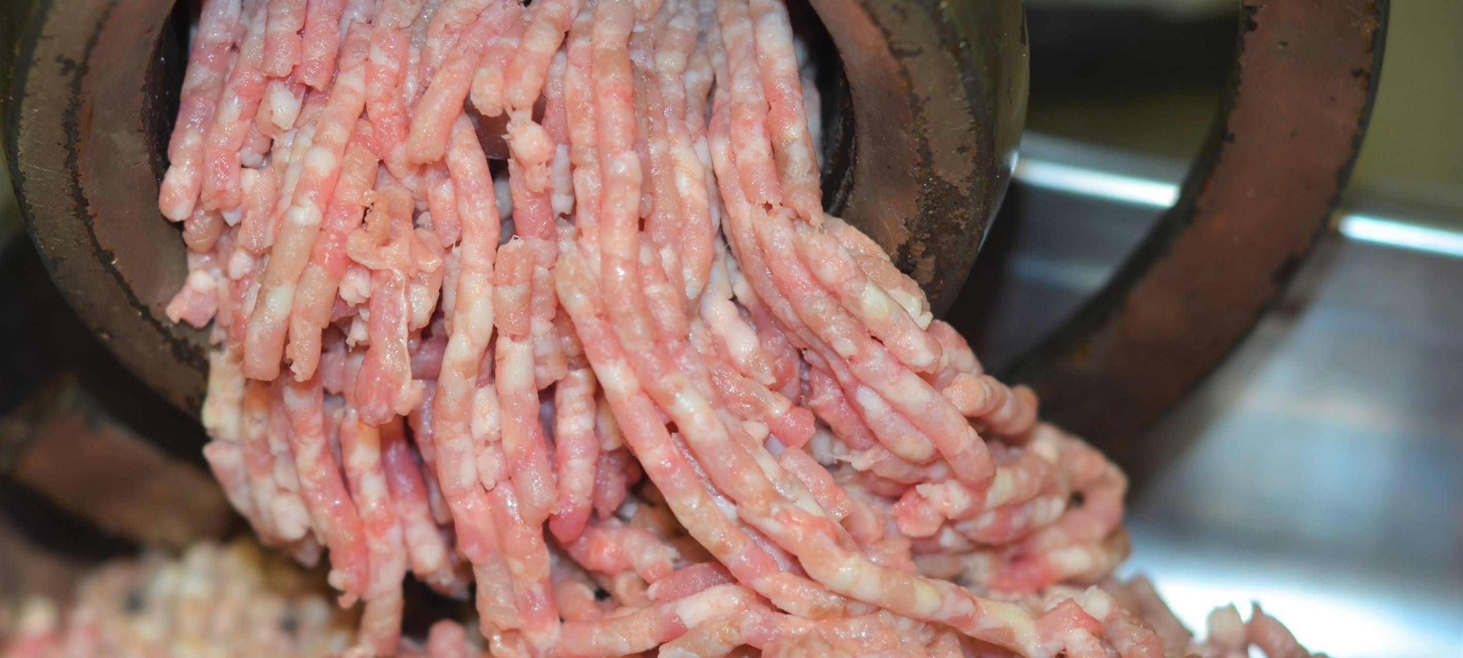 Königsberger Klopse vom Kalb mit Kapernsoße, Sardellen und Pfifferlingen