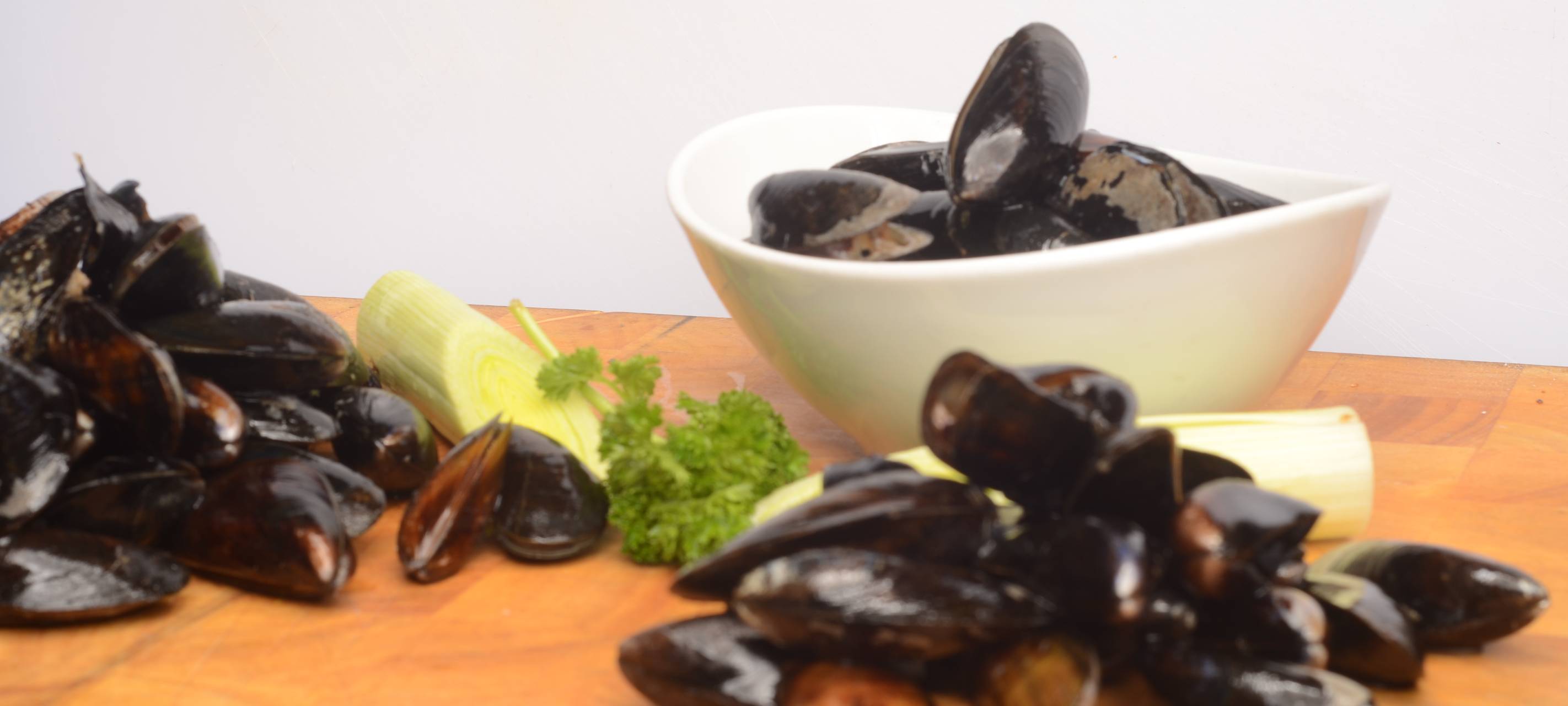 Miesmuscheln mit Weißwein und Tomaten