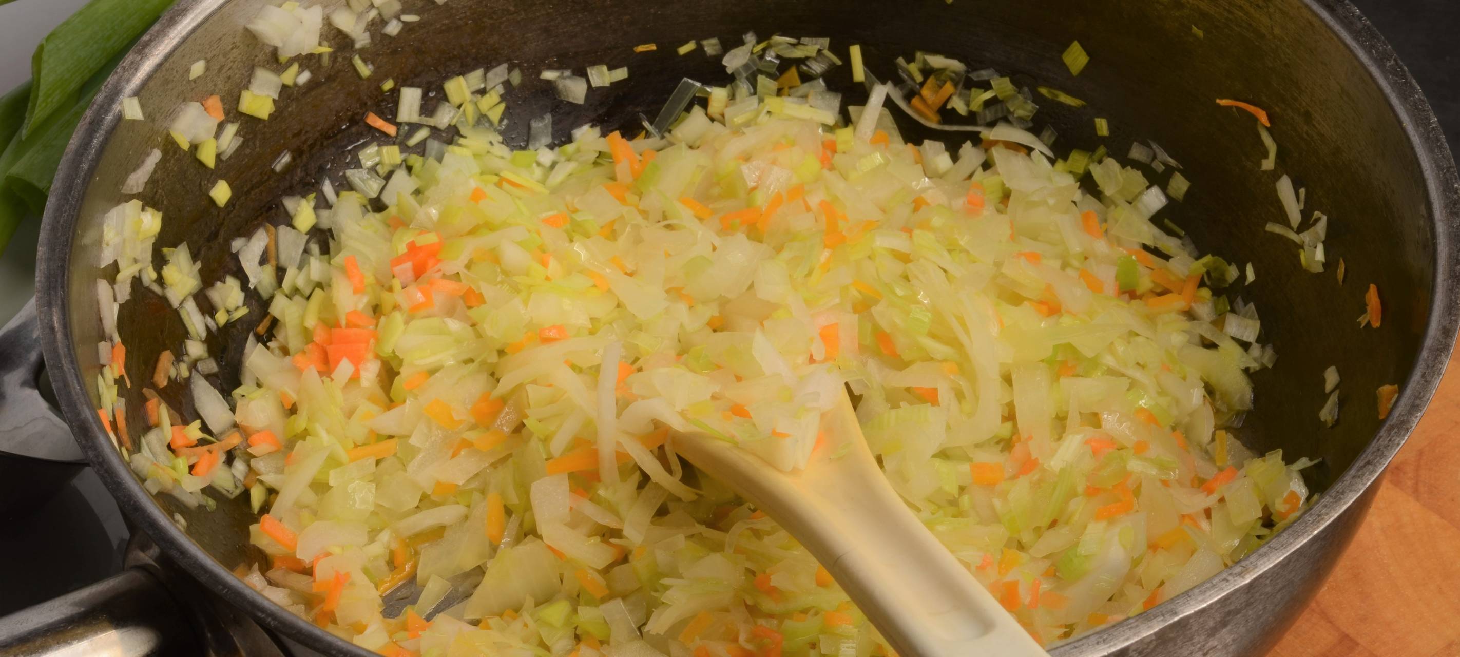 Miesmuscheln mit Weißwein und Tomaten