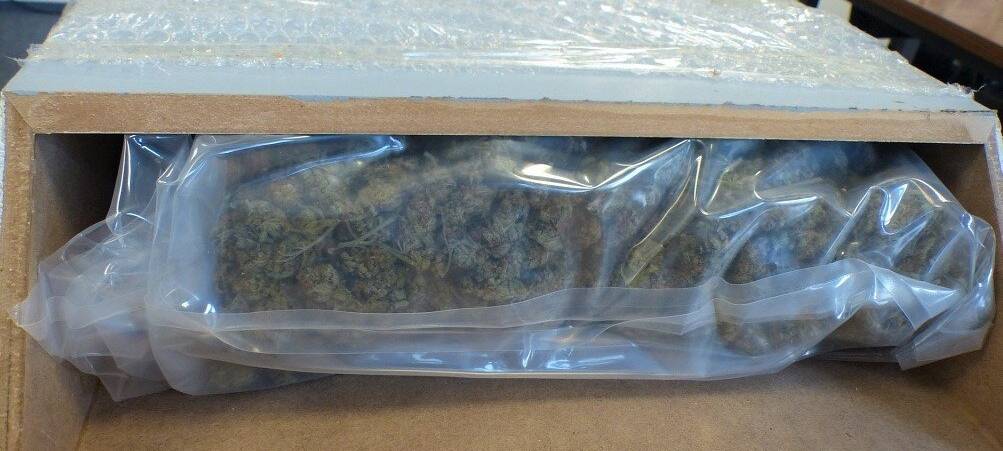 Marihuana in Möbelpaketen versteckt