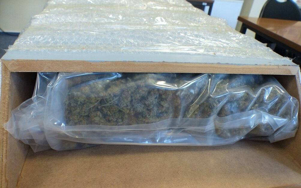 Marihuana in Möbelpaketen versteckt