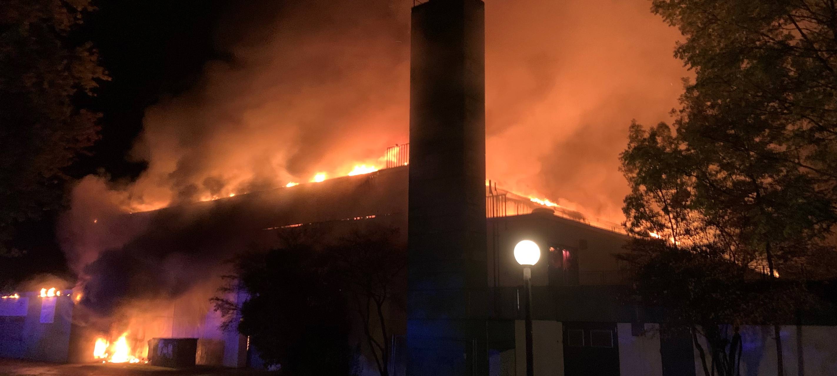Feuer Sporthalle Ingeborg-Drewitz-Gesamtschule
