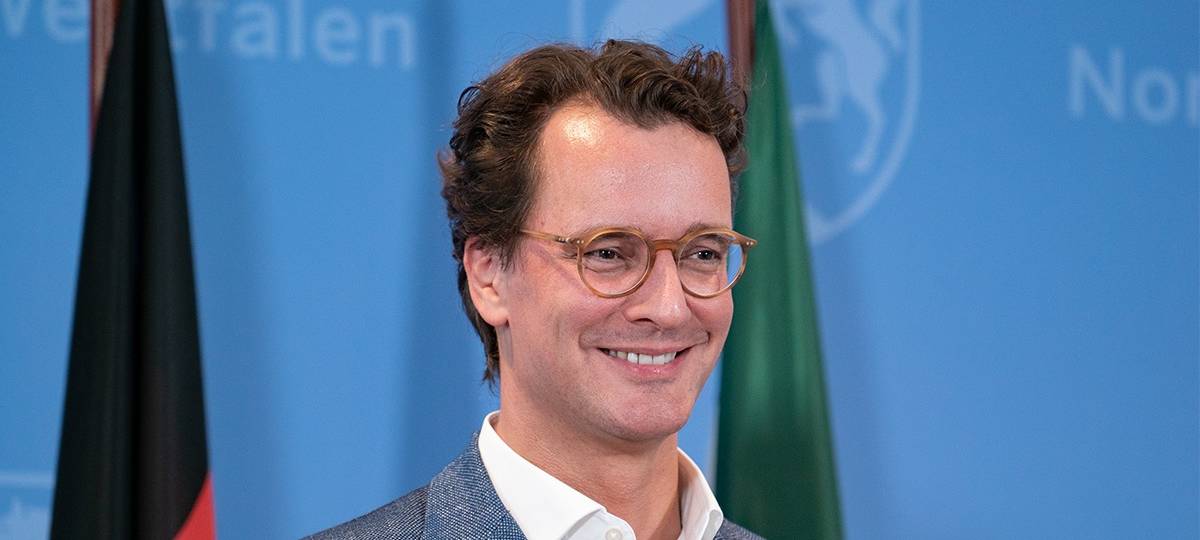 Wüst ruft Sponsoren zur Unterstützung von Schalke auf