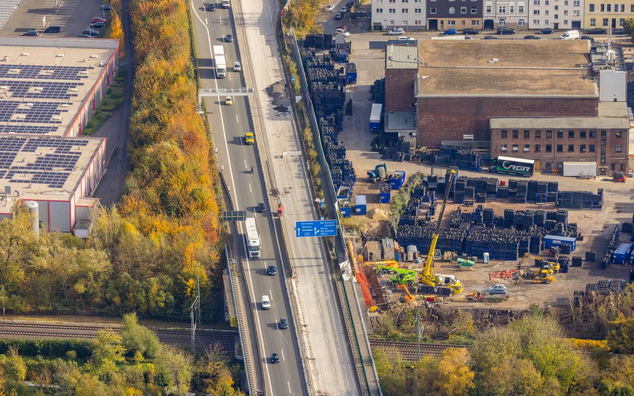 Die gesperrte A40 bei Bochum aus der Luft