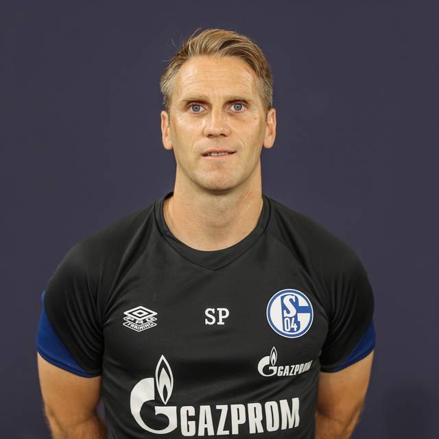 Schalkes Co-Trainer Sven Piepenbrock