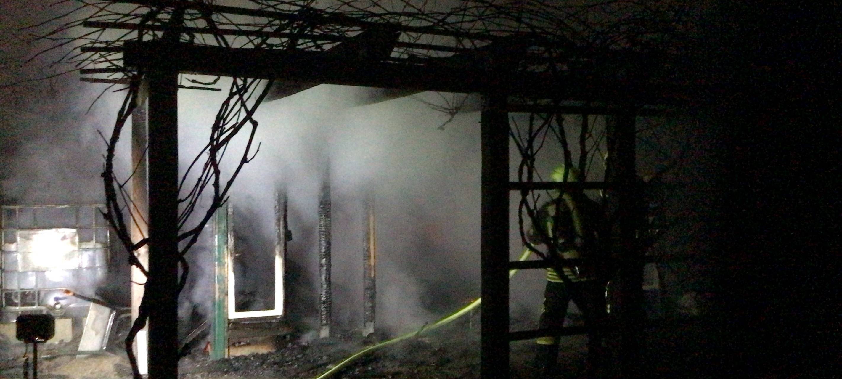 Brennende Gartenlaube in Gelsenkirchen-Schalke