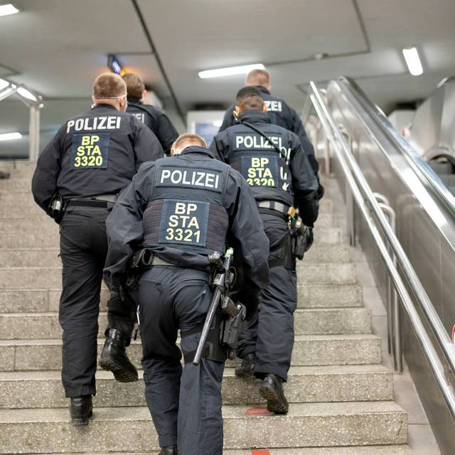 Bundespolizisten im Gelsenkirchener Hauptbahnhof 