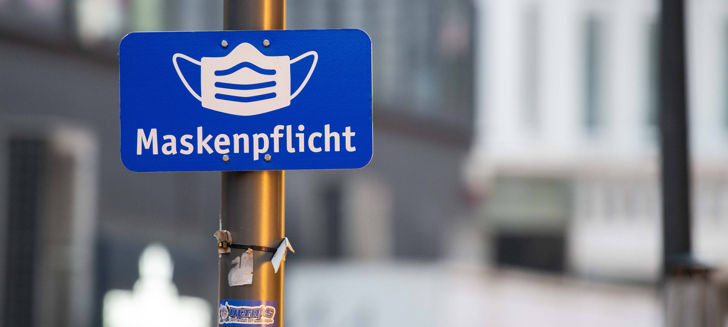 Schild zur Maskenpflicht in der Gelsenkirchener Innenstadt