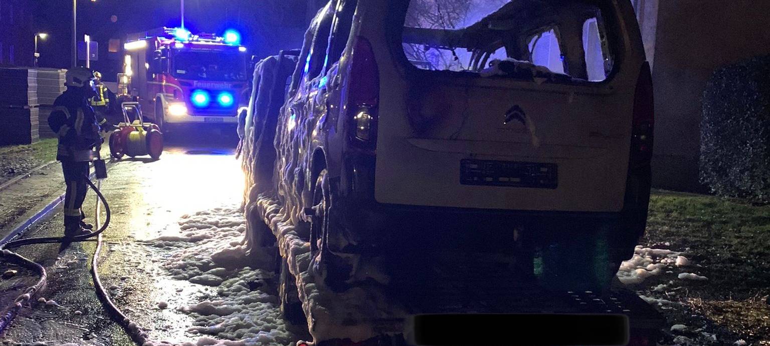 Abschleppwagen brennt in Horst