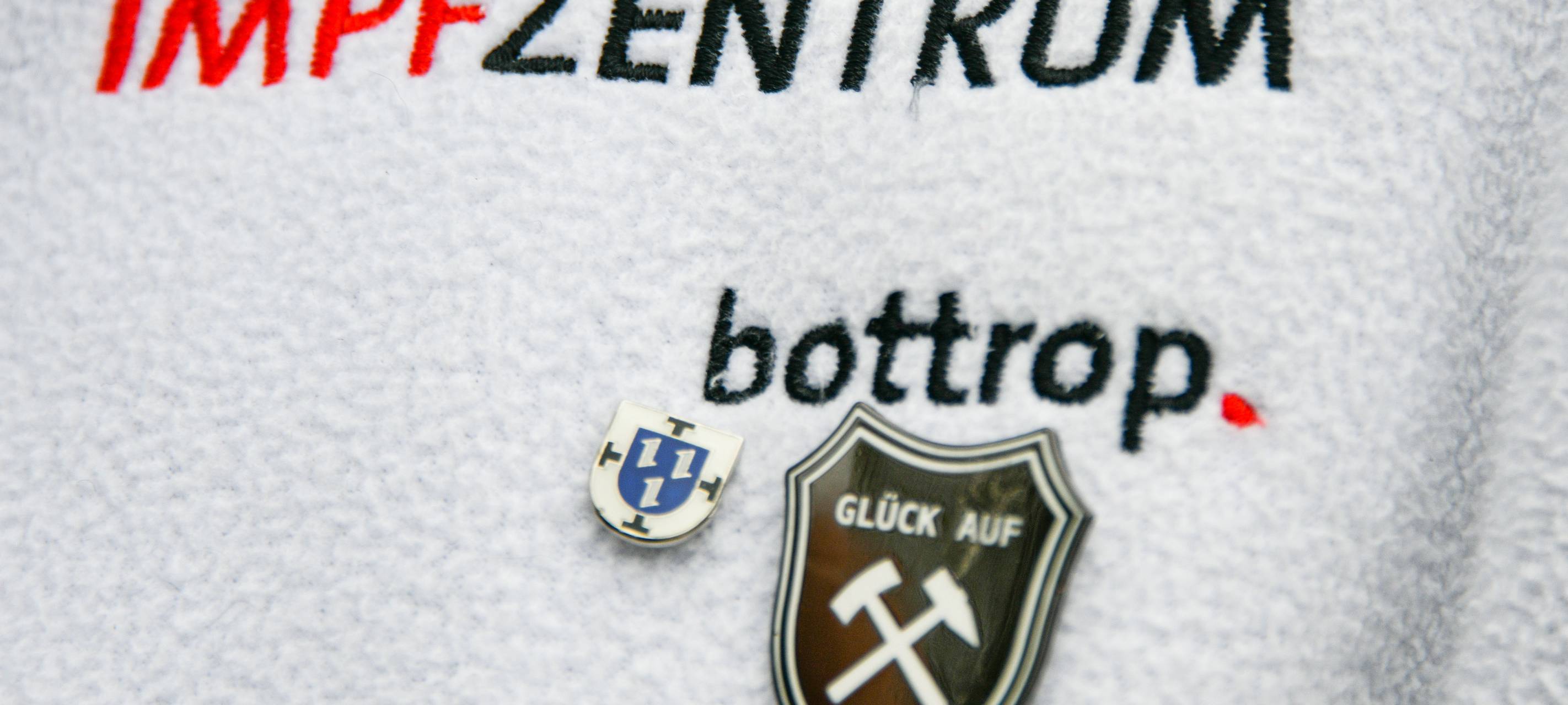 Pulli mit Aufschrift "Impfzentrum Bottrop"