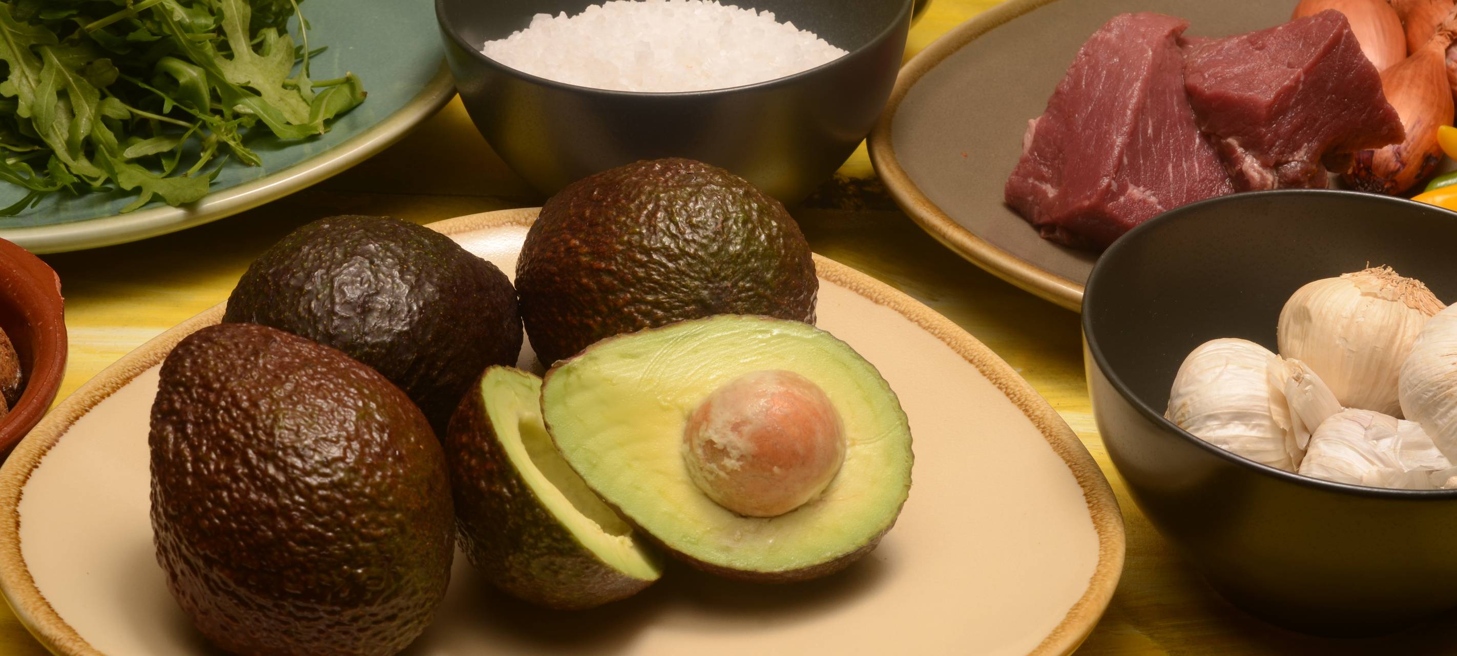 90er Jahre: Chili con Carne mit gefüllter Ofenkartoffel Guacamole und Nachos