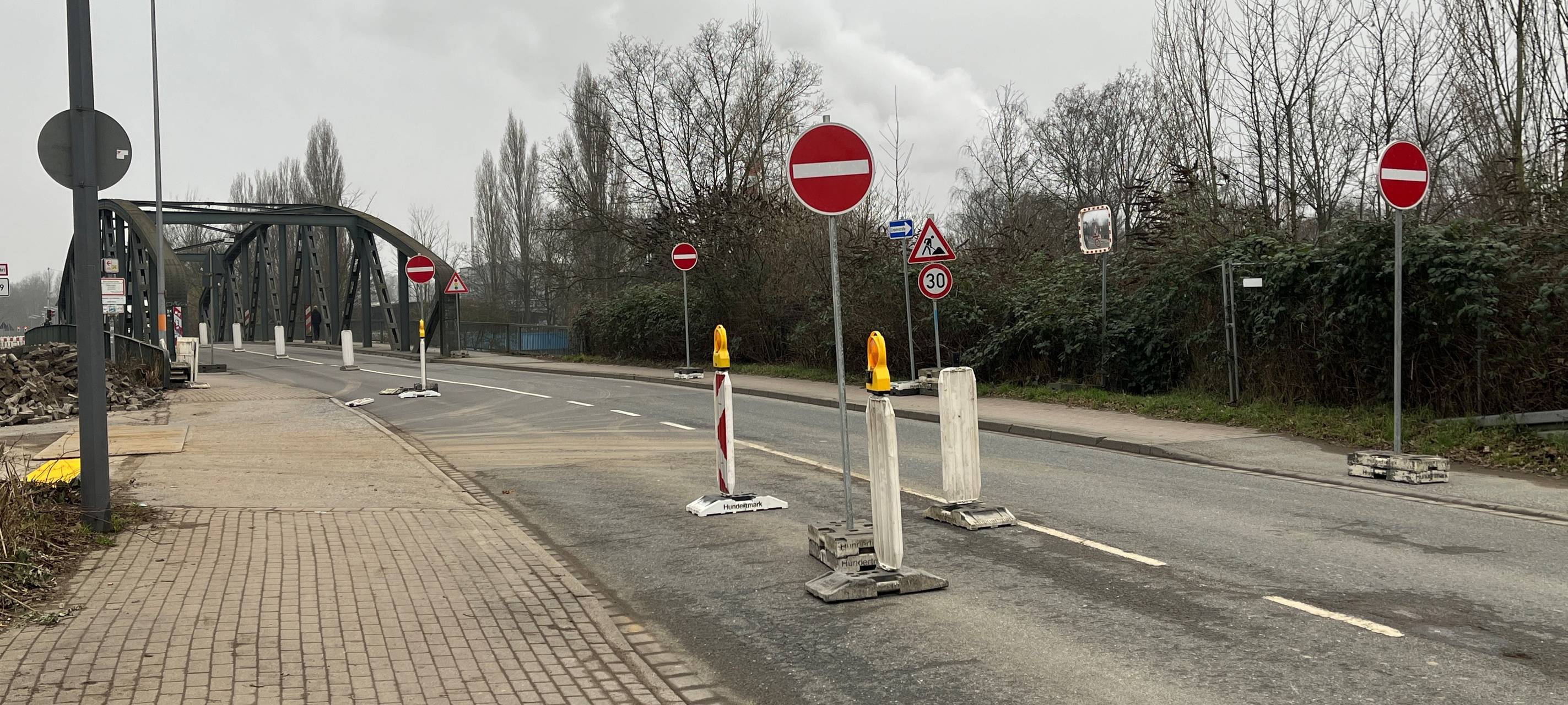 Uechtingstraße: Neue Brücke soll eingeschwommen werden