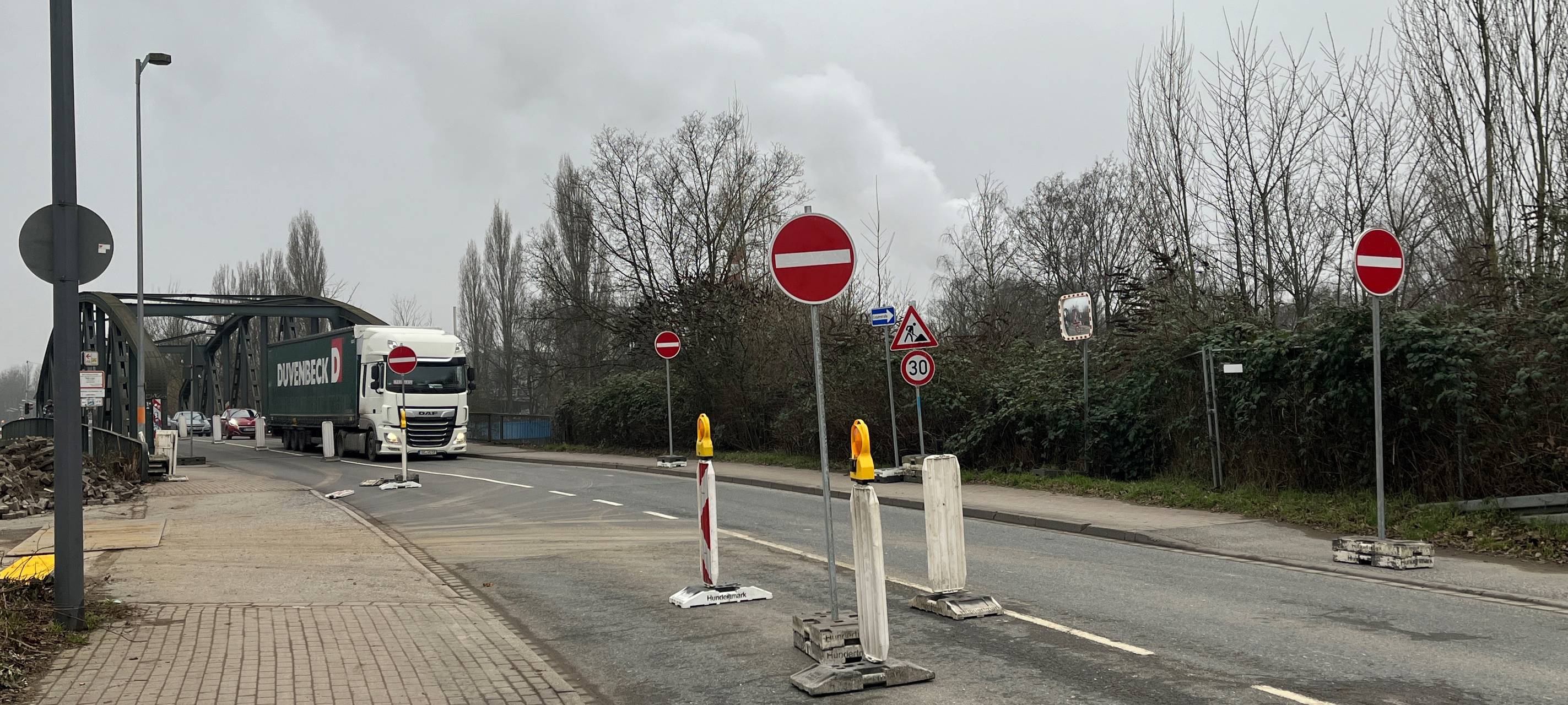 Uechtingstraße: Neue Brücke soll eingeschwommen werden