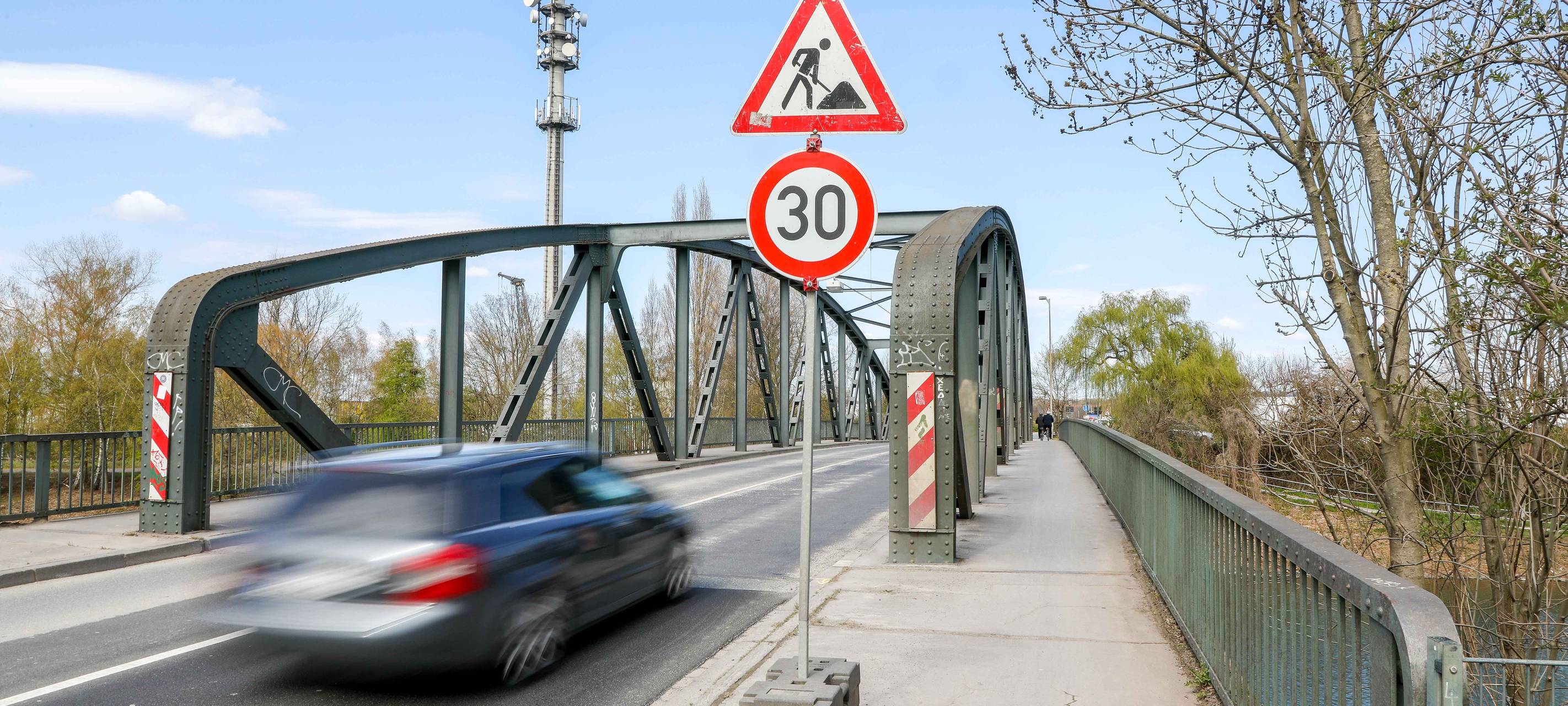 Die Brücke über den Rhein-Herne-Kanal an der Uechtingstraße