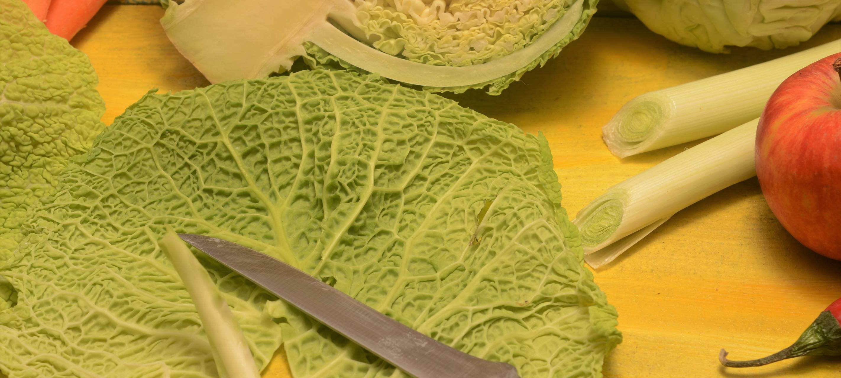 Schweineschulter im Wirsingblatt mit Weißbier-Sabayon