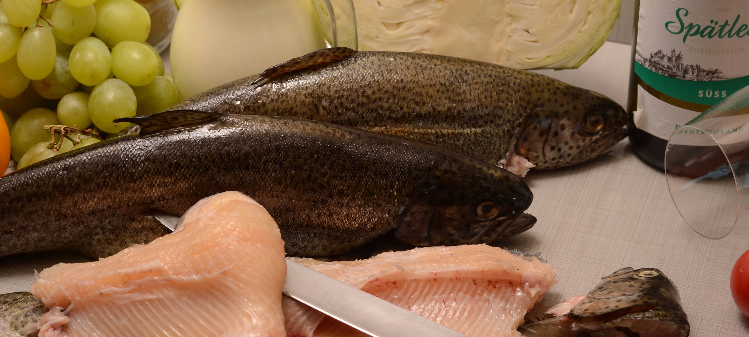 Forelle mit Rieslingsoße und frittiertem Sauerkraut