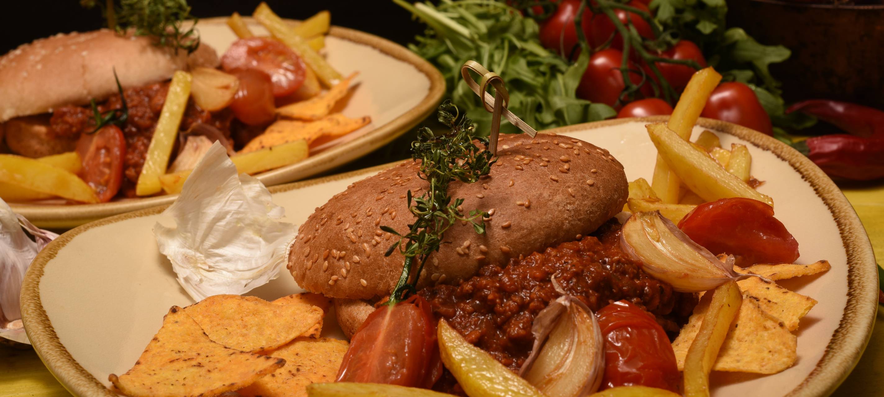"Sloppy Joe" mit toskanischen Pommes