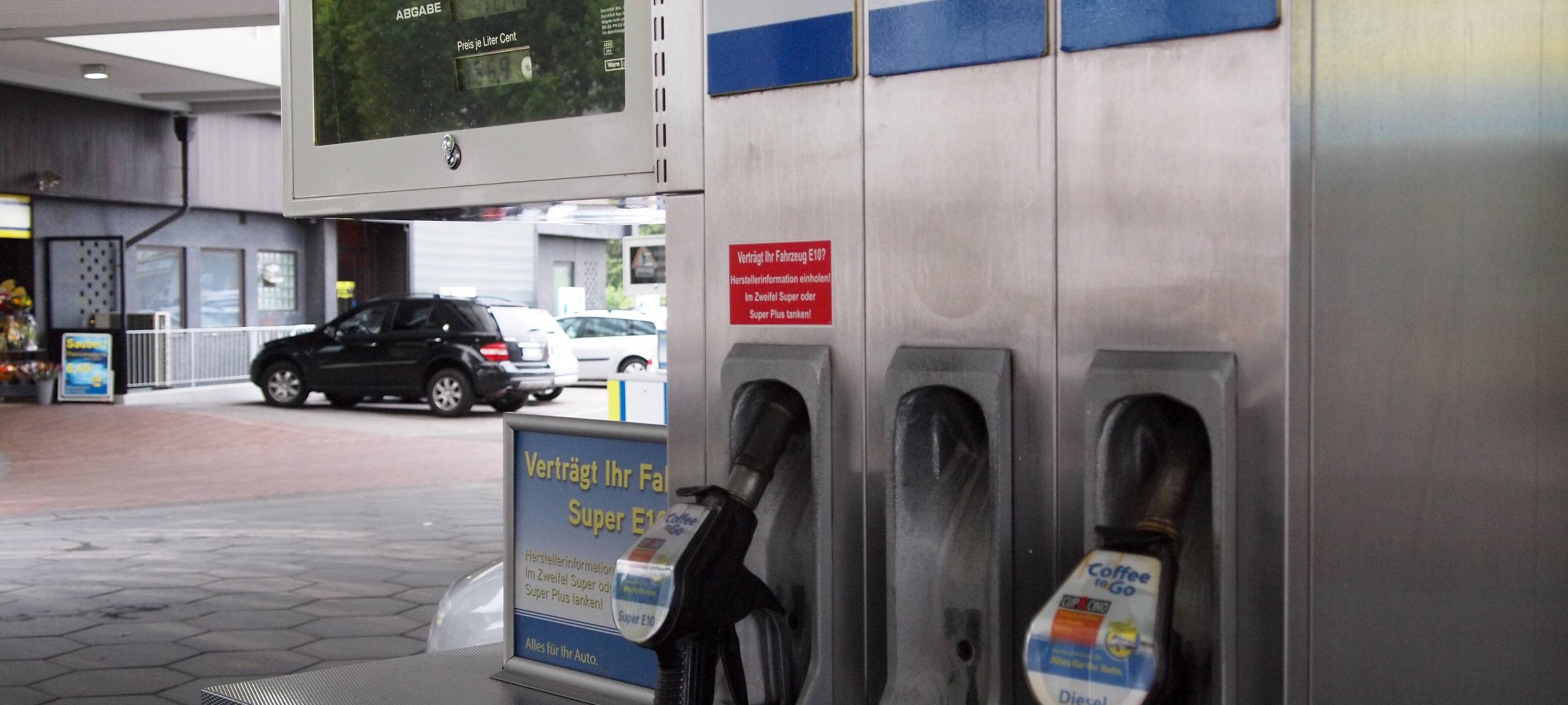 Unbekannter überfällt Gelsenkirchener Tankstelle