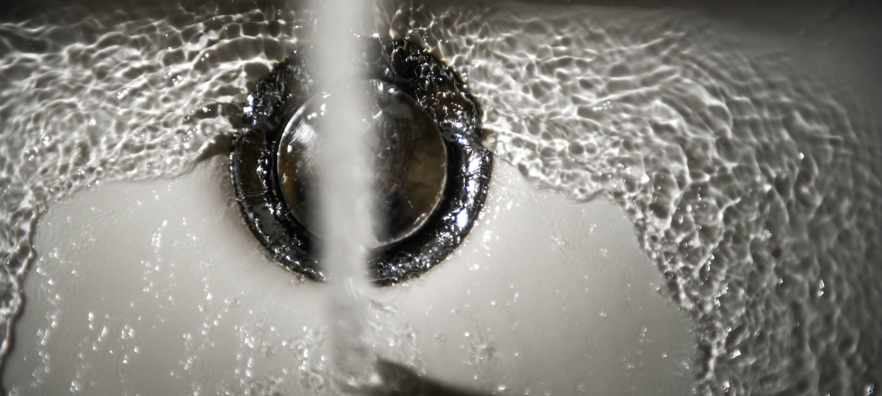 RWW spült Wasserleitungen in Bottrop-Batenbrock durch