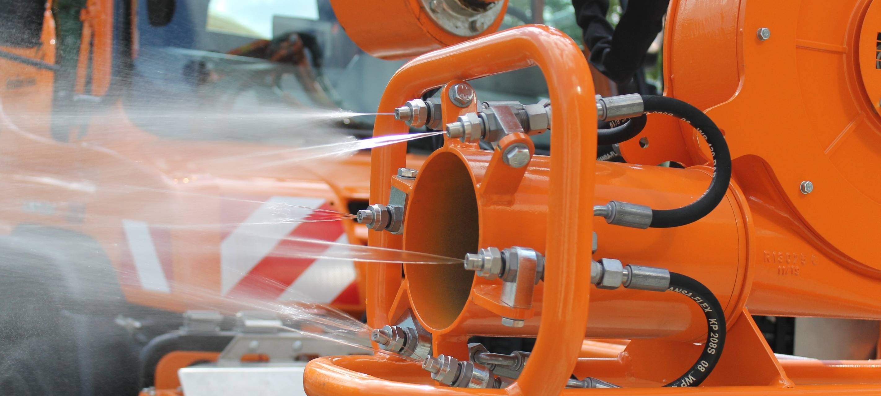 Sprühwagen mit Mittel gegen den Eichenprozessionsspinner