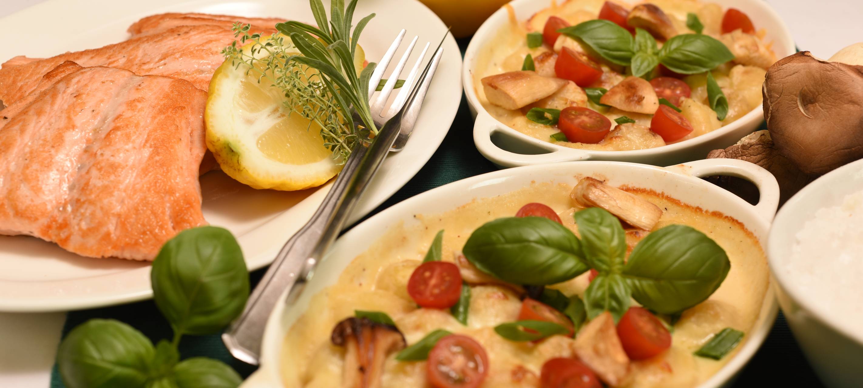 Gnocchi-Auflauf mit Kräutersaitlingen und Lachsfilet