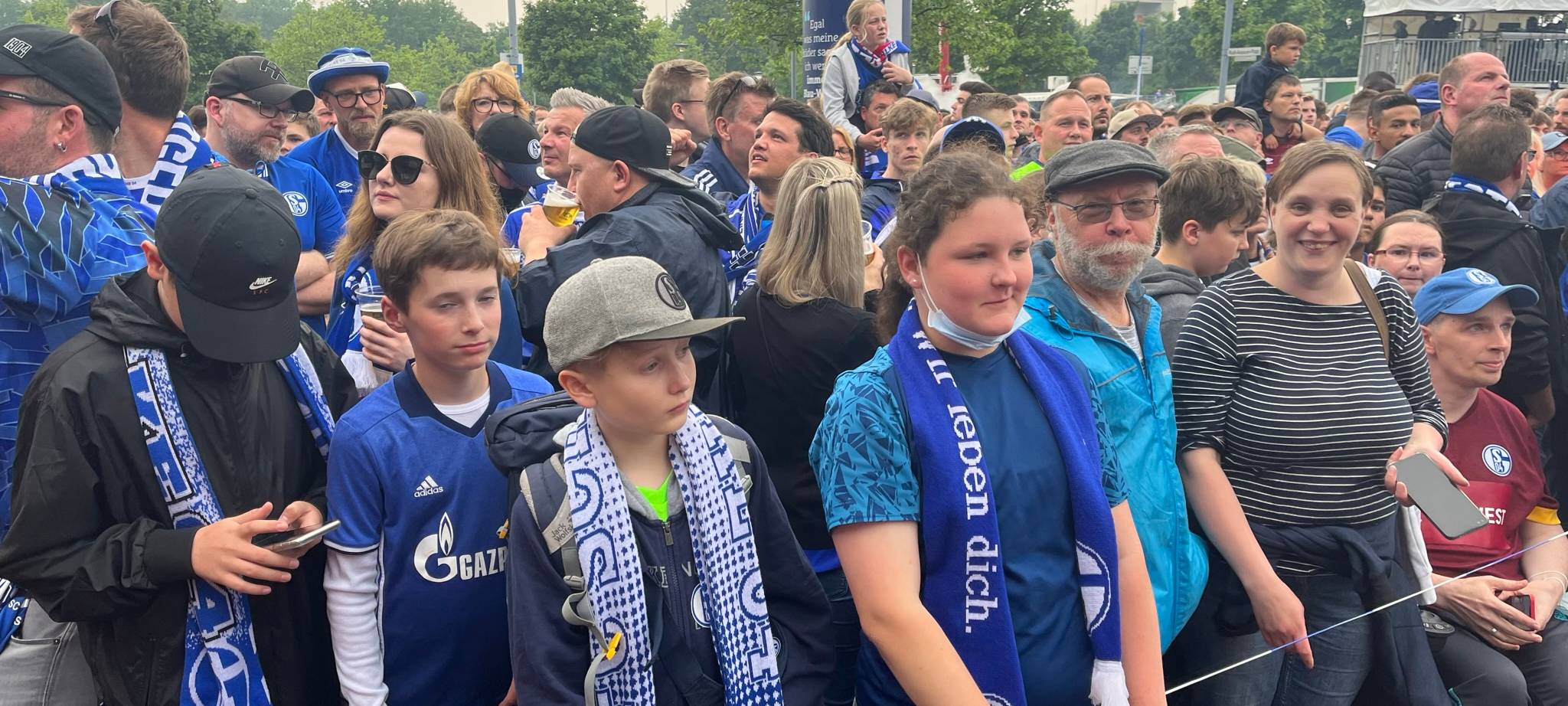 22.000 Fans bejubeln Schalker Mannschaft