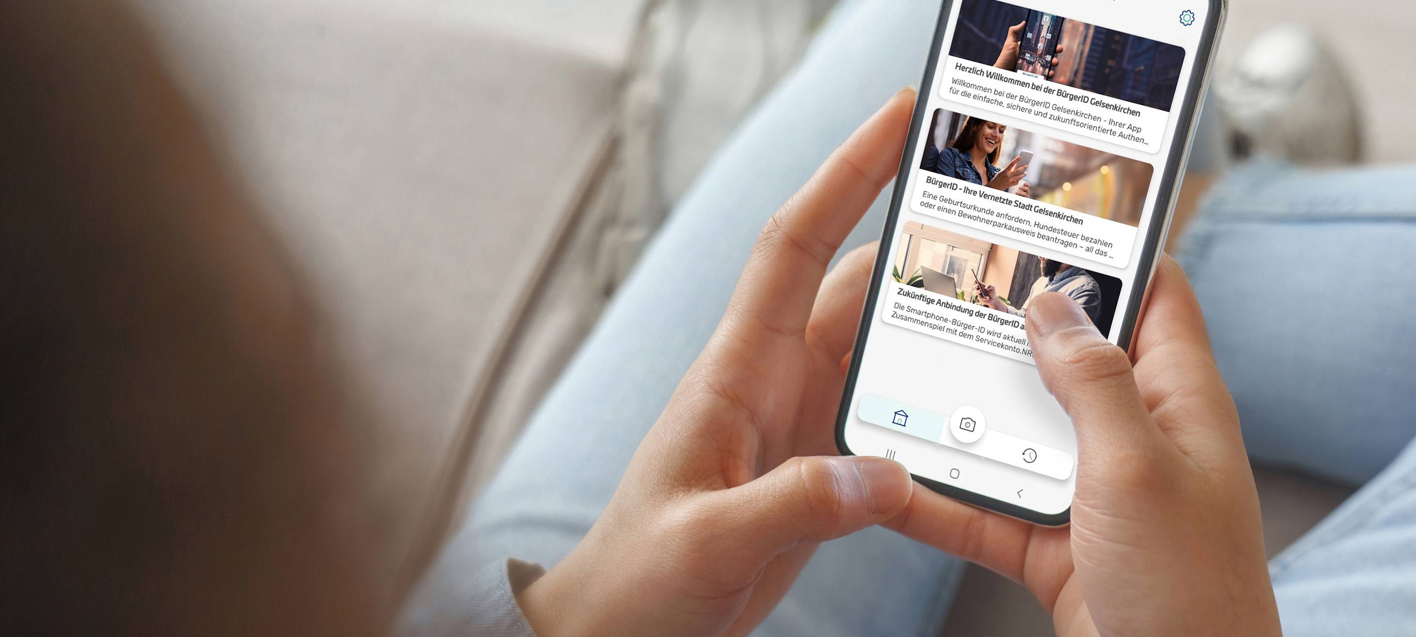 Smartphone mit dem Servicekonto.Pass