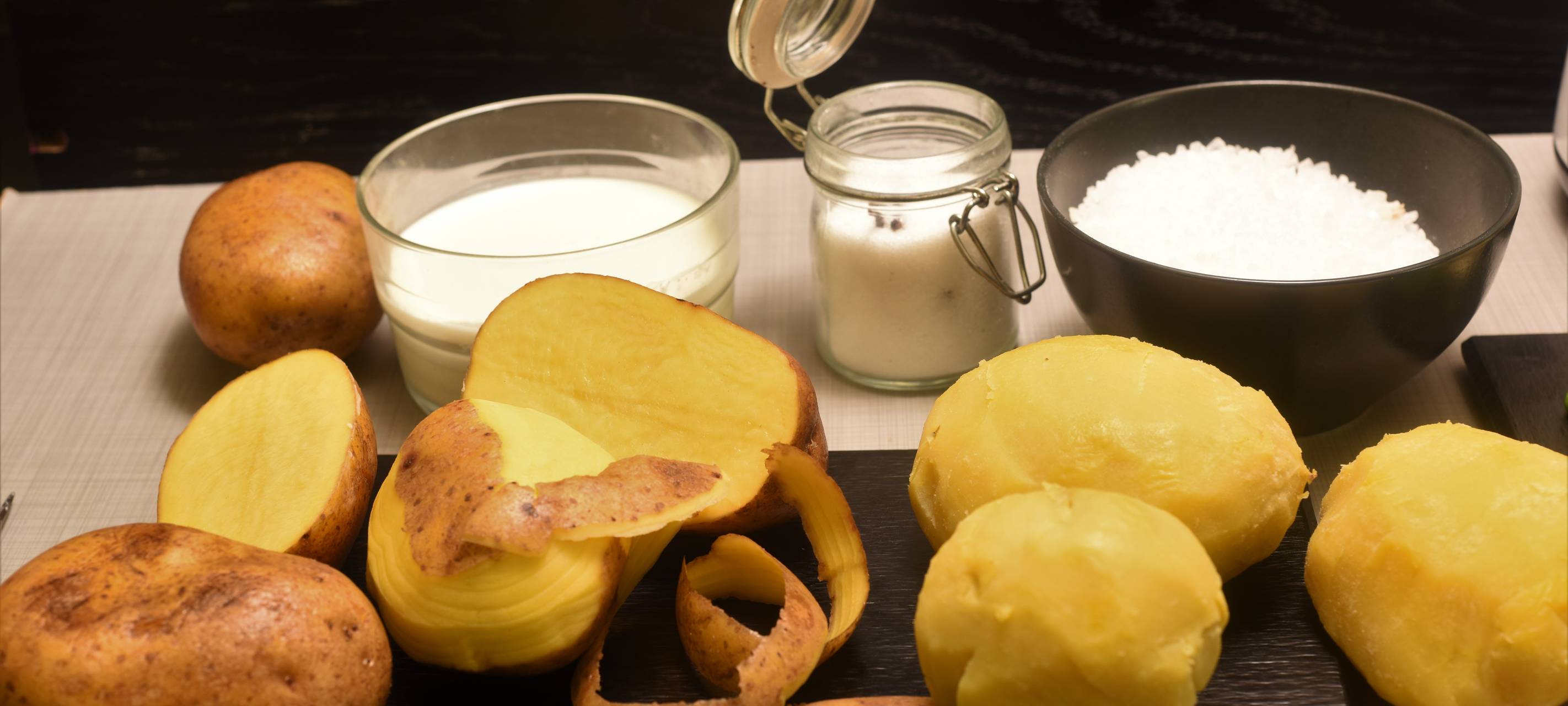 Eisbein mit Kartoffel- und Erbsenpüree