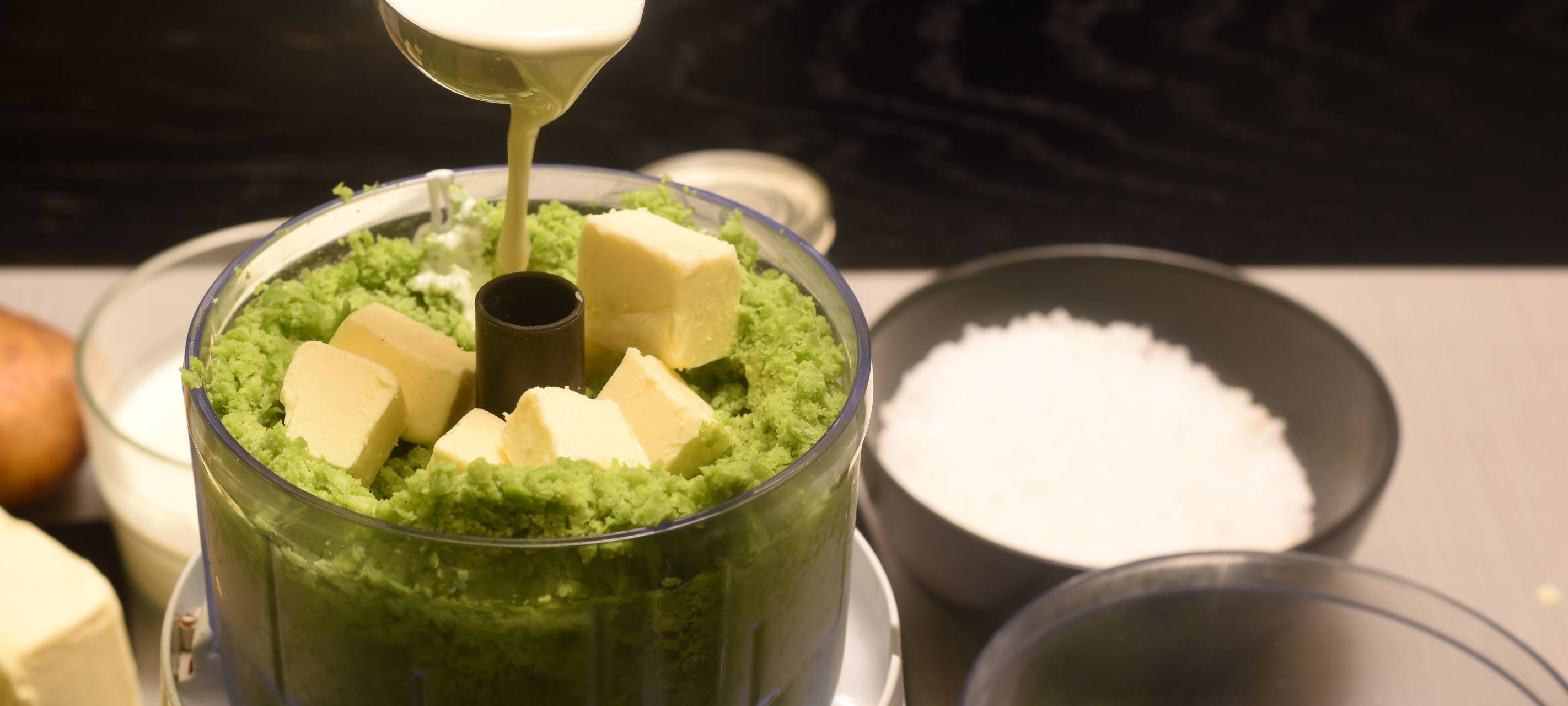 Eisbein mit Kartoffel- und Erbsenpüree