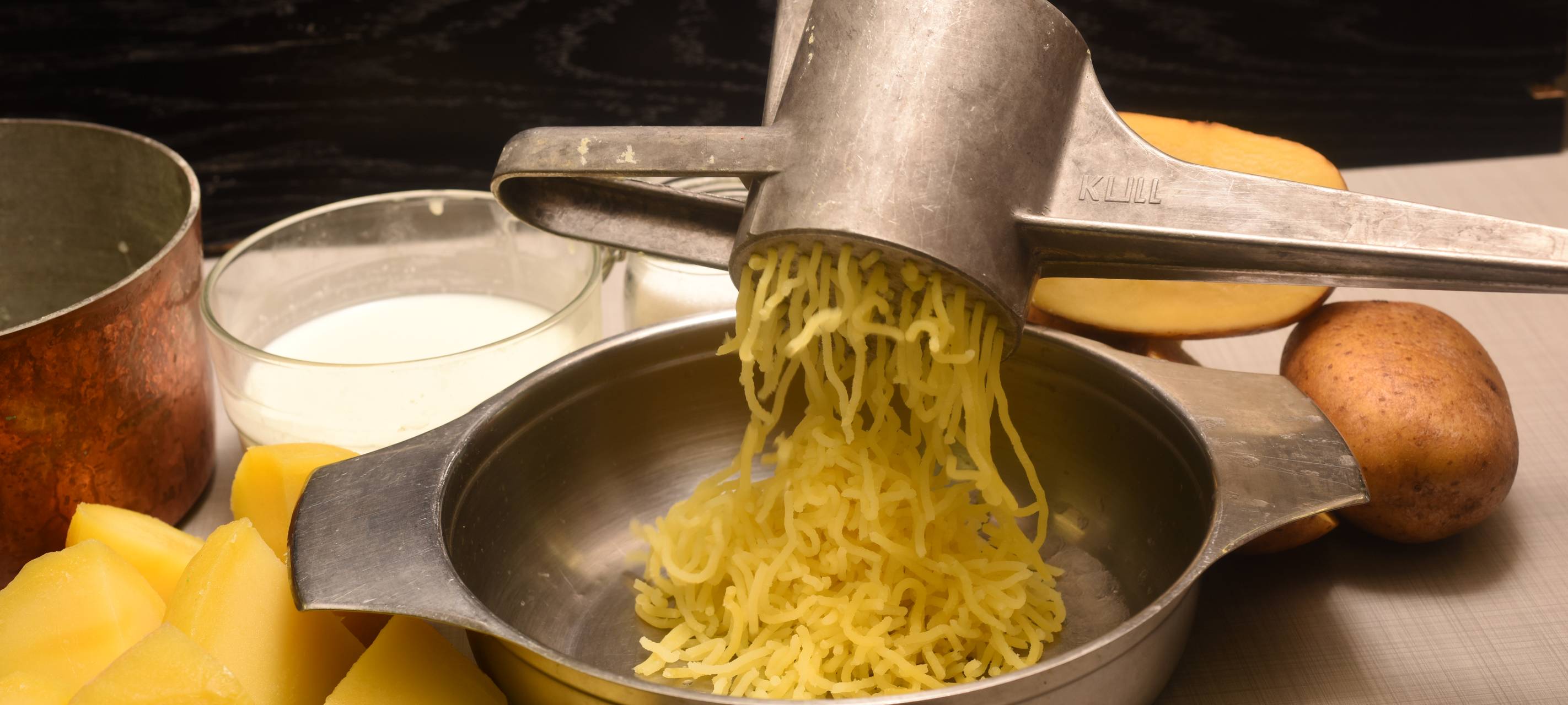 Eisbein mit Kartoffel- und Erbsenpüree