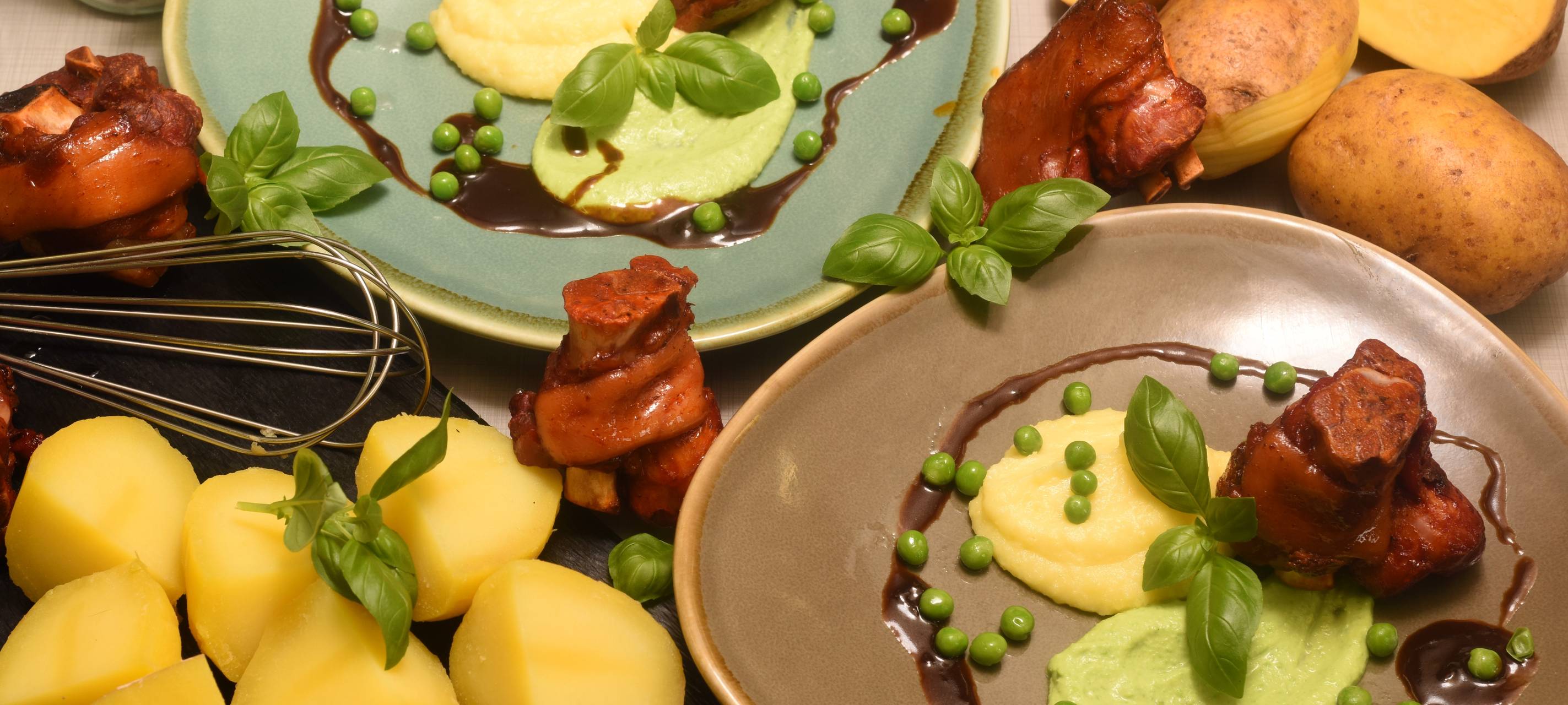 Eisbein mit Kartoffel- und Erbsenpüree