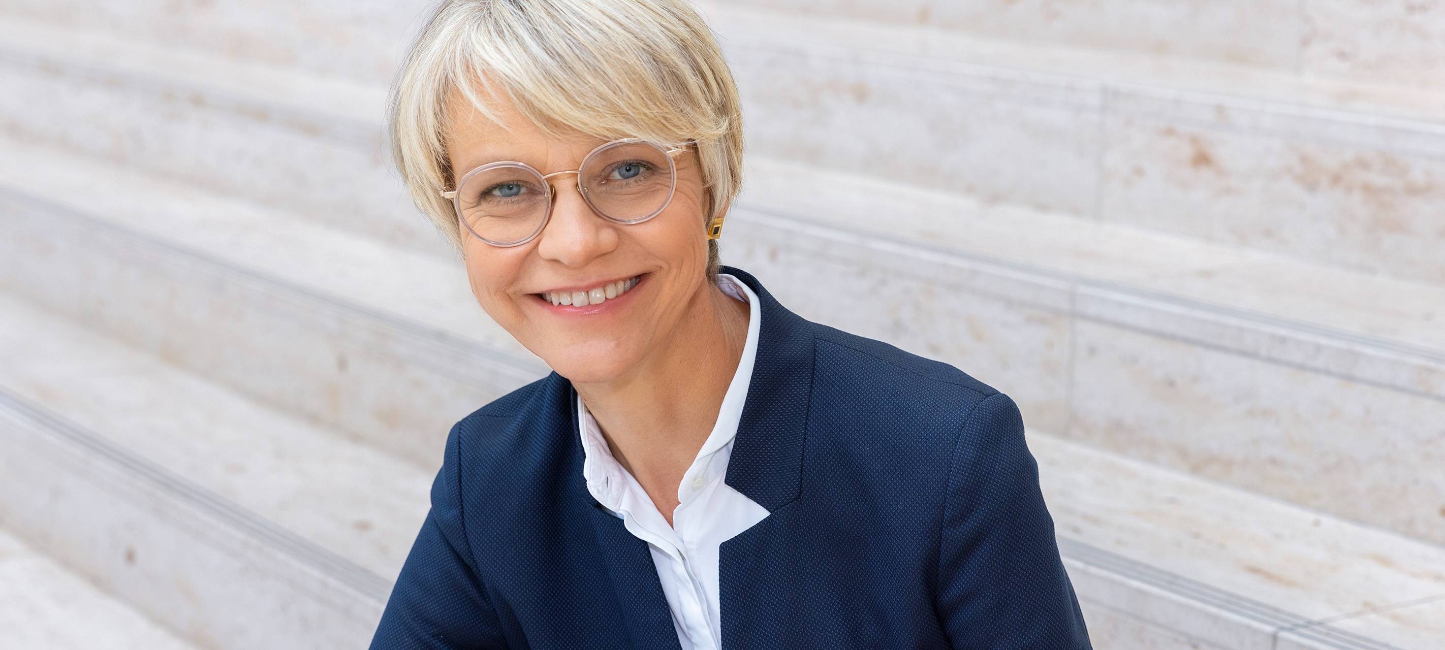 NRW-Schulministerin besucht Schulen in Gelsenkirchen