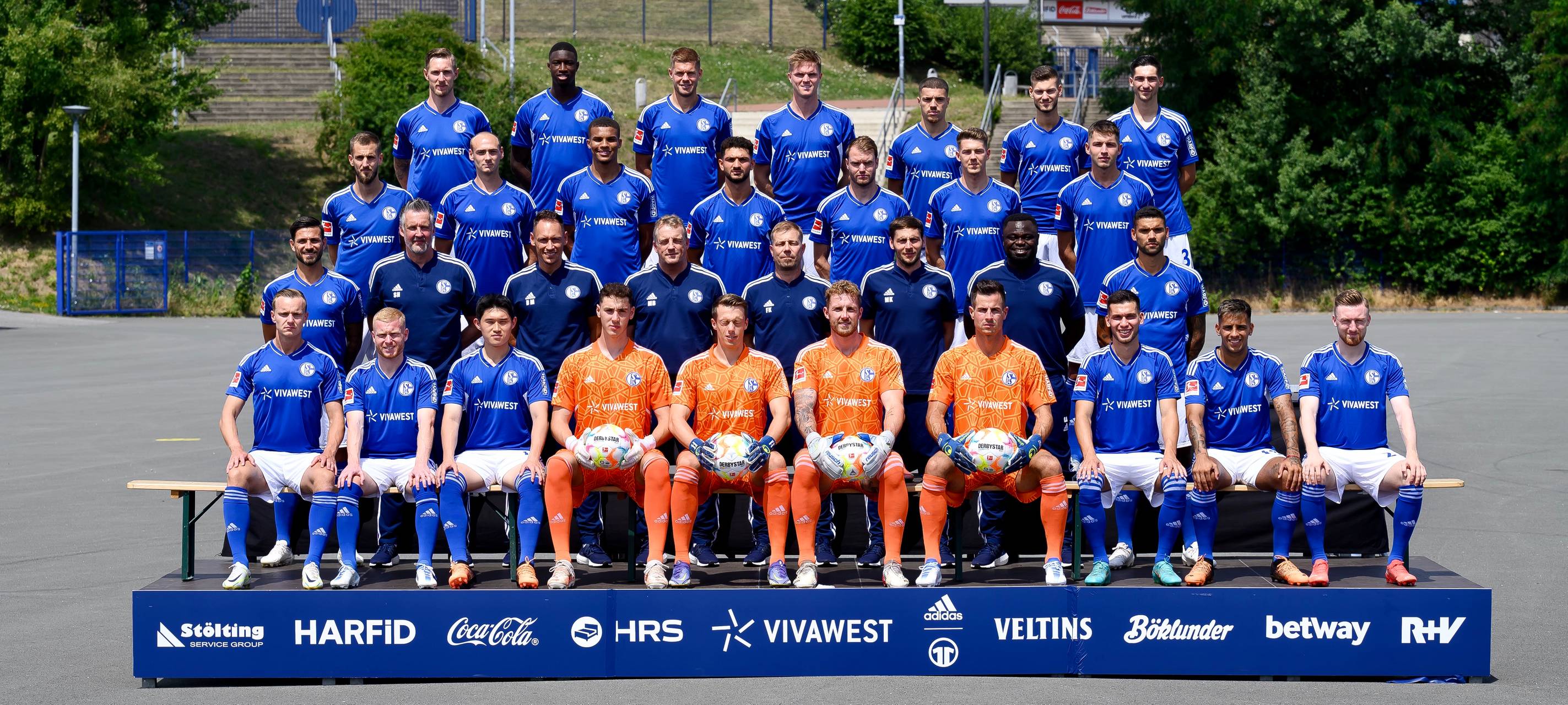 Mannschaftsfoto des FC Schalke Saison 2022/23