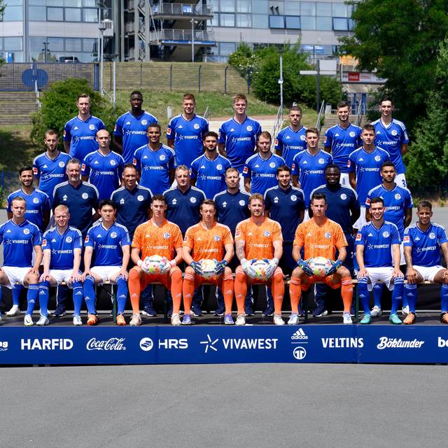 Mannschaftsfoto des FC Schalke Saison 2022/23