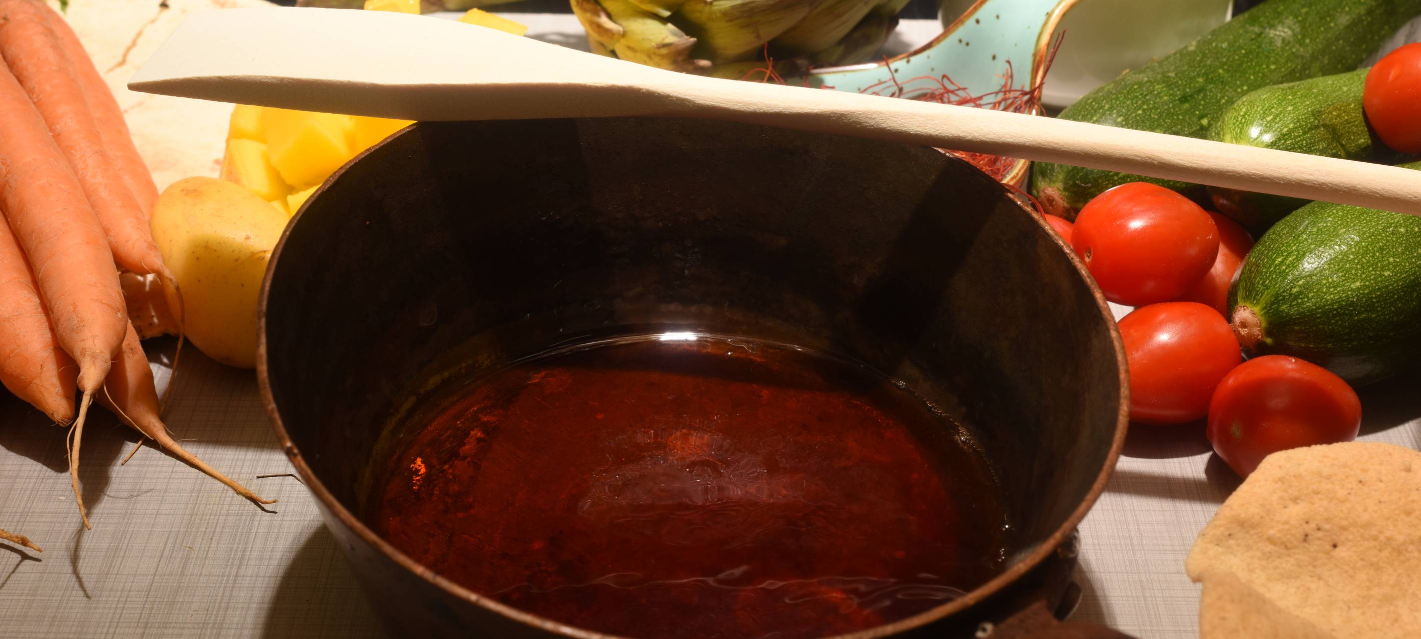 Koriander-Möhren mit Cashew-Chutney-Creme und indischem Naan-Brot