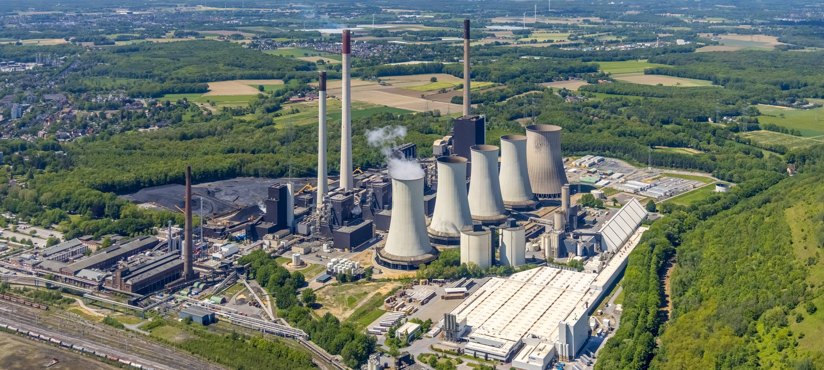 Das Kraftwerk Scholven in Gelsenkirchen aus der Luft