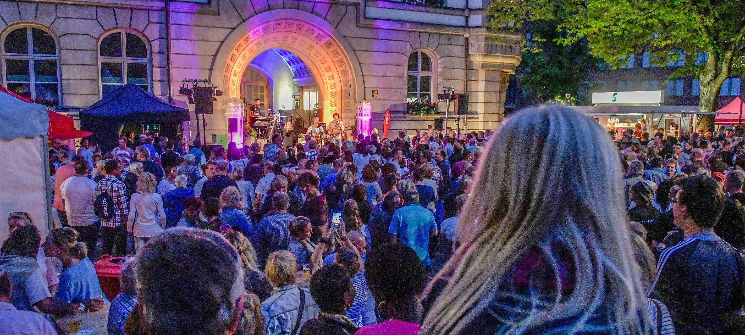 Gladbecker feiern beim Festival "Umsonst & draußen"