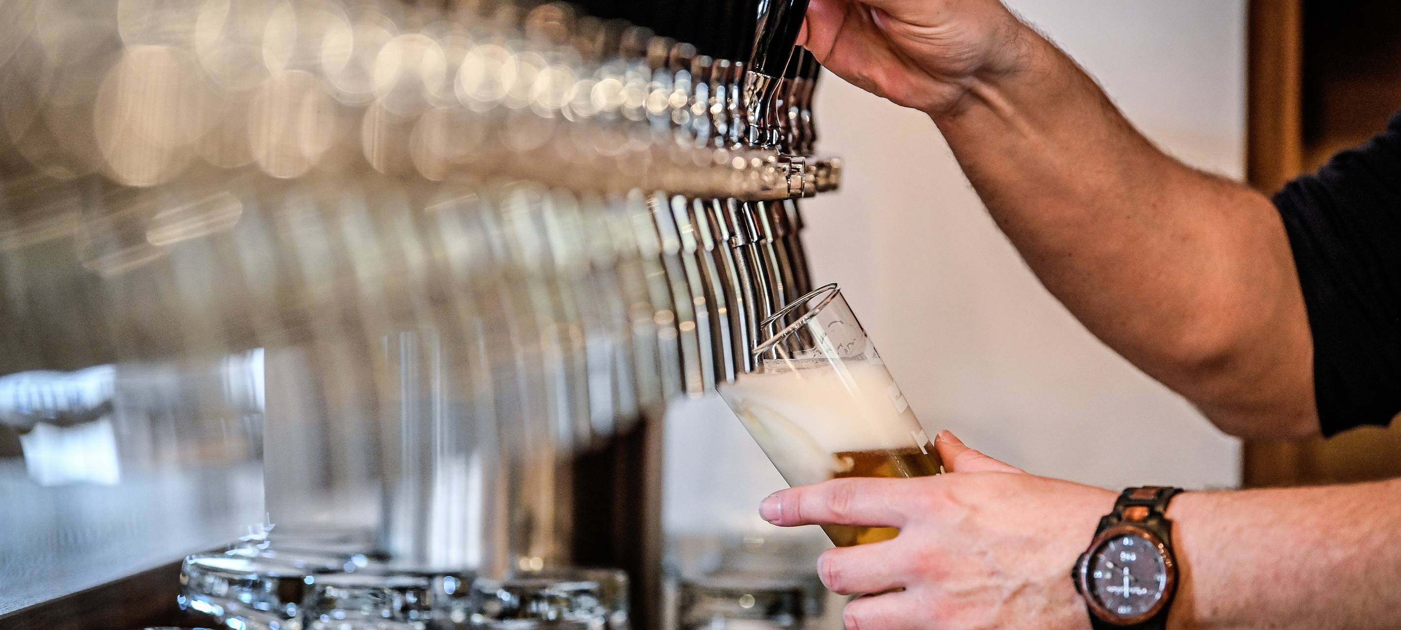 Zapfhahn in einer Kneipe