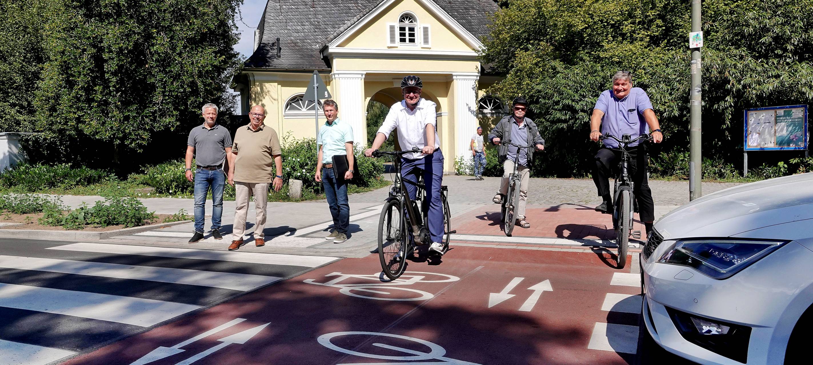 Die neue Radquerung für Fahrradfahrer an der Parkstraße