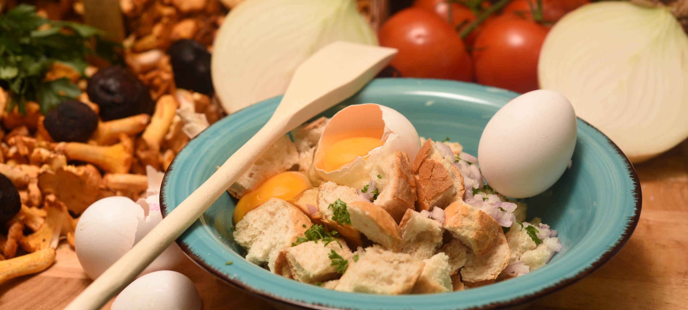 Semmelknödel mit Pfifferlingen in Kräuterrahm