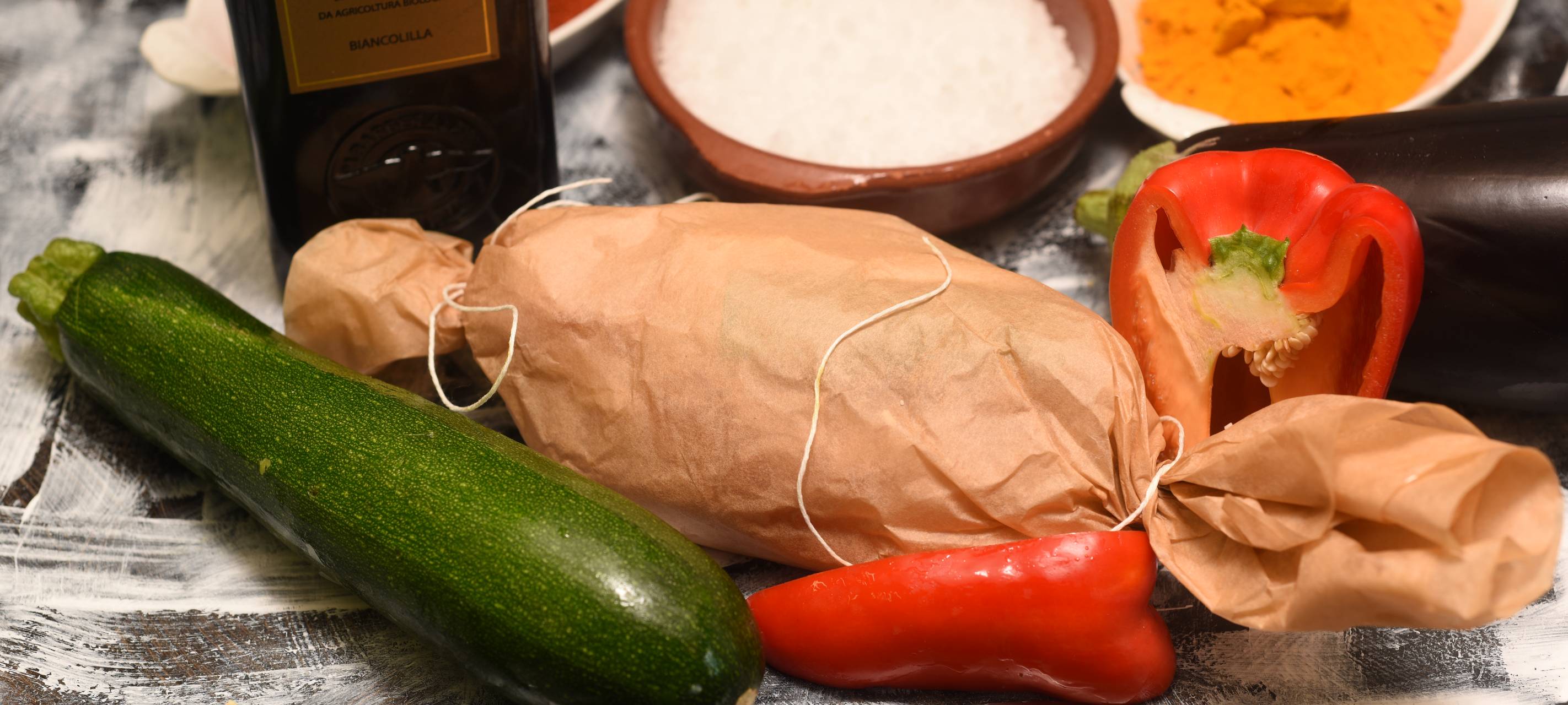 Hähnchenbrust in der Folie gegart mit Kurkuma-Reis