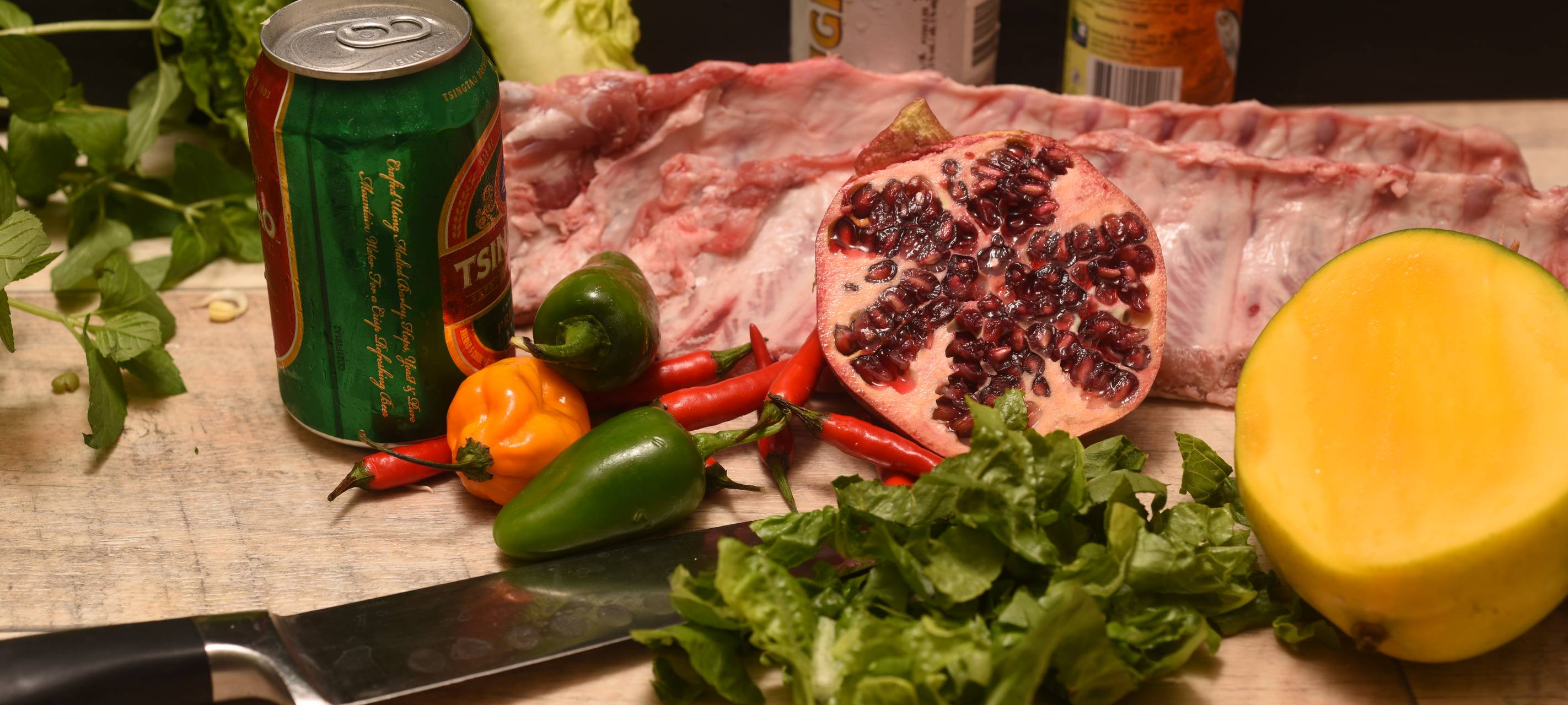 Spareribs mit Pak Choi und Granatapfel