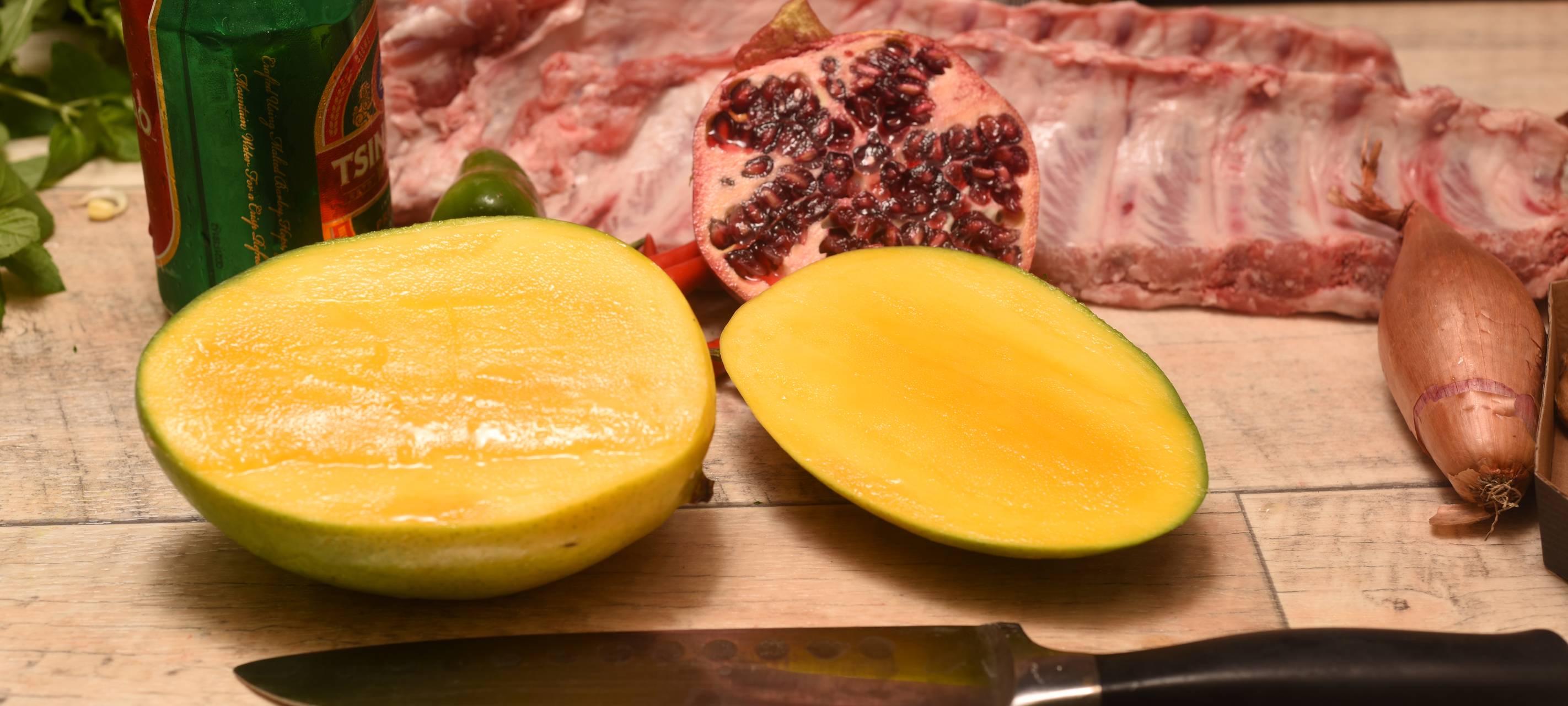 Spareribs mit Pak Choi und Granatapfel