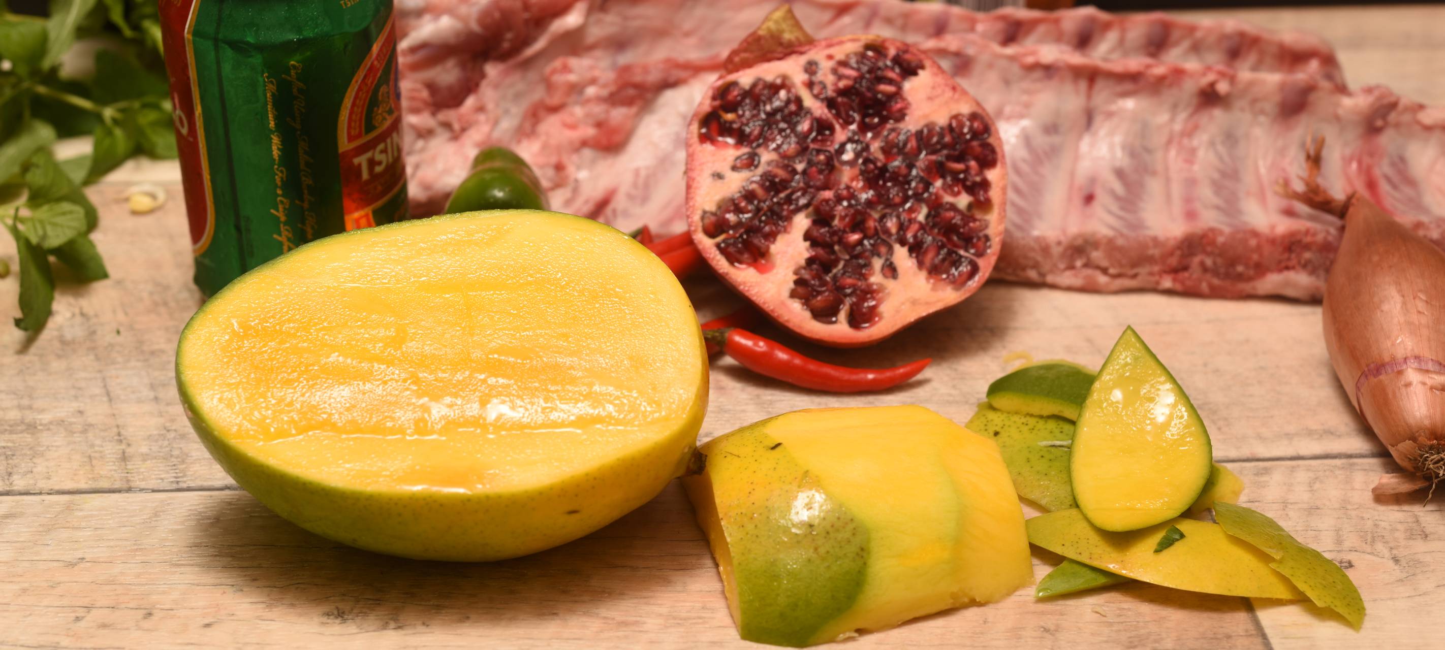 Spareribs mit Pak Choi und Granatapfel