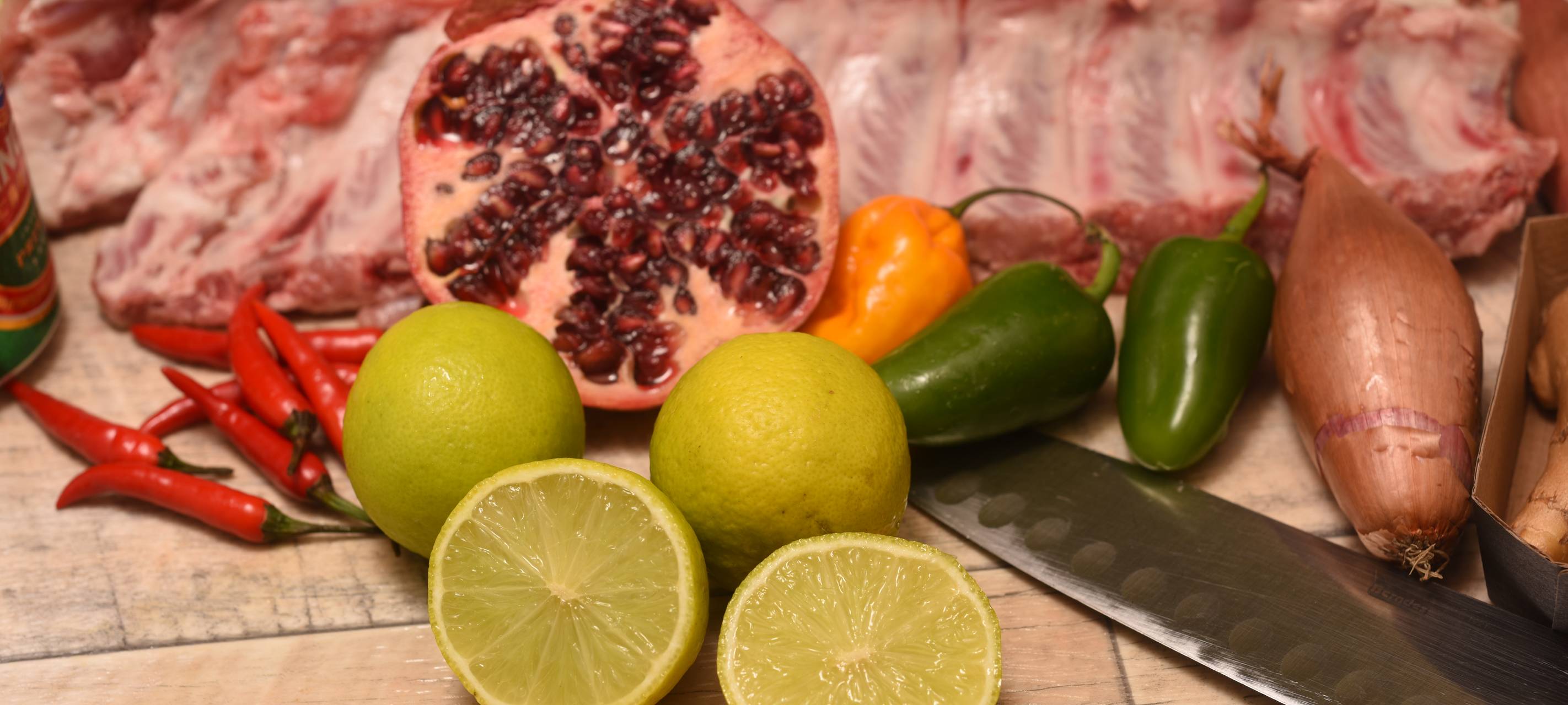 Spareribs mit Pak Choi und Granatapfel