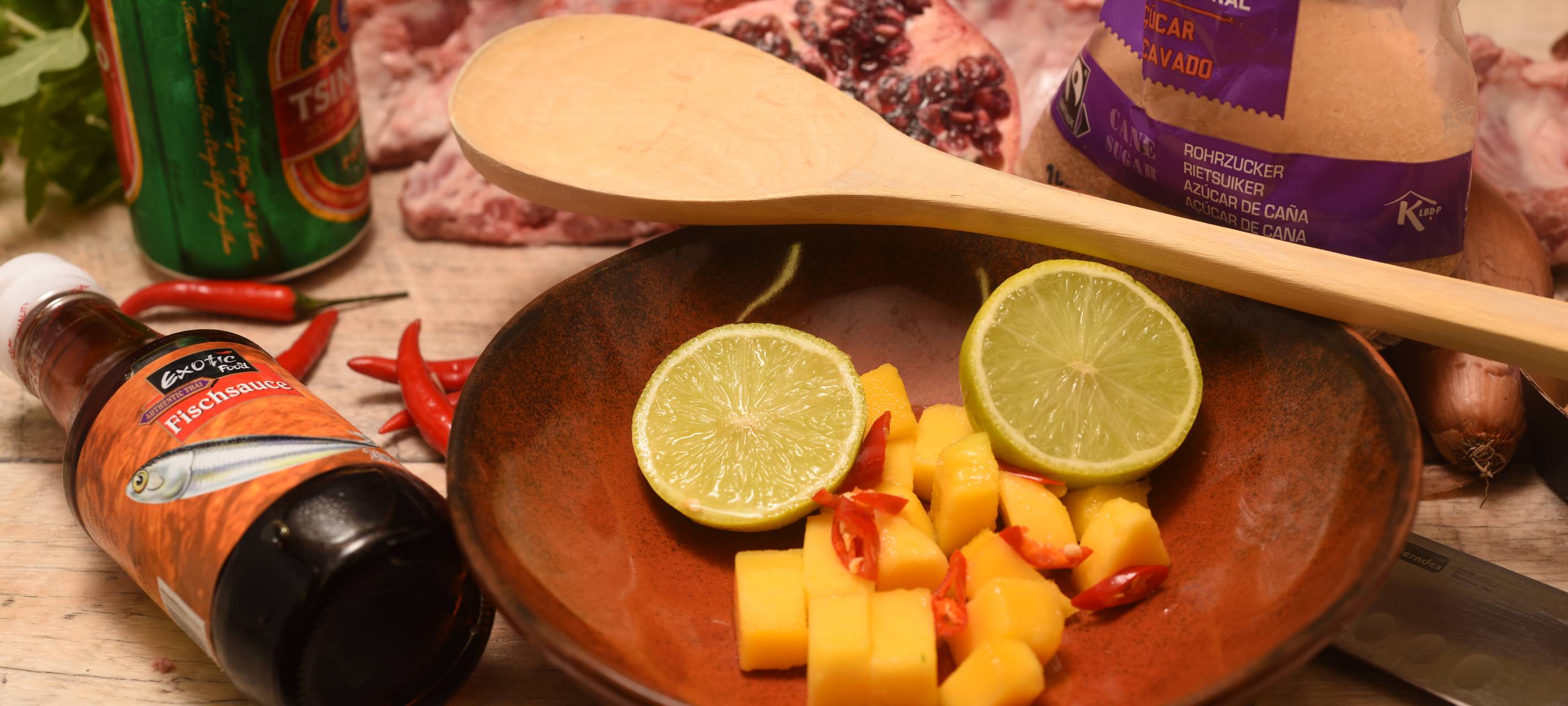 Spareribs mit Pak Choi und Granatapfel