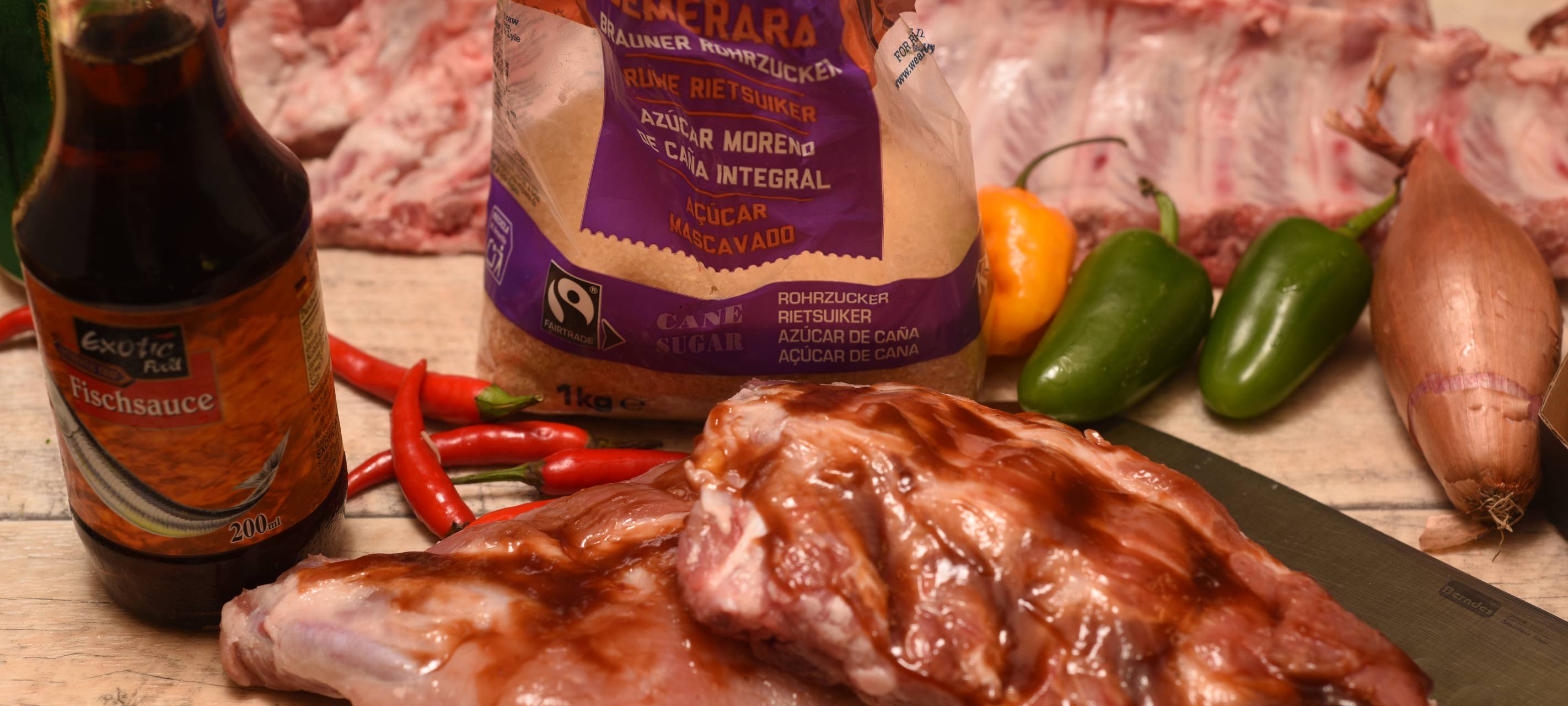 Spareribs mit Pak Choi und Granatapfel